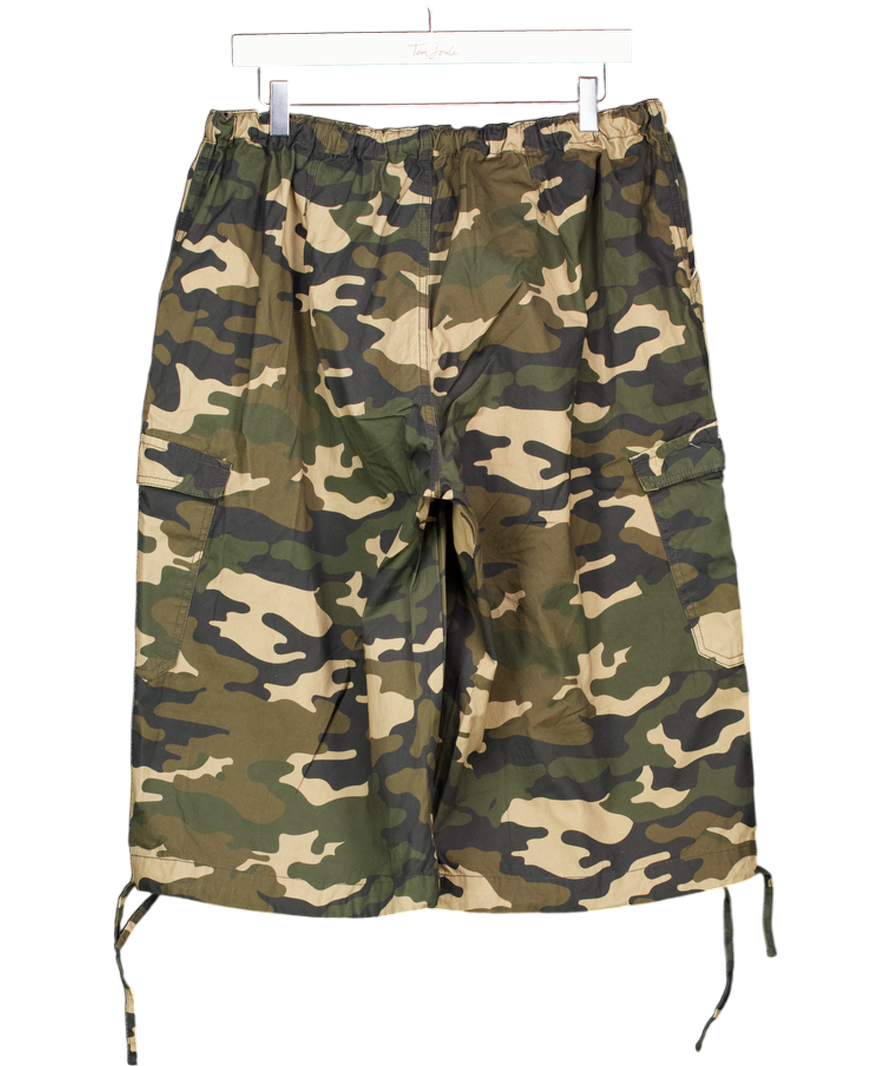 WHITE FOX Green Hidden Waterfalls Cargo Shorts Camo Print UK M
