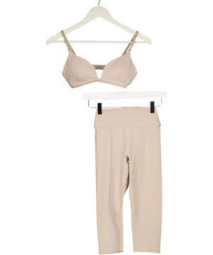 CSB Beige Scrunch Capri Leggings And Form Bra Set UK S