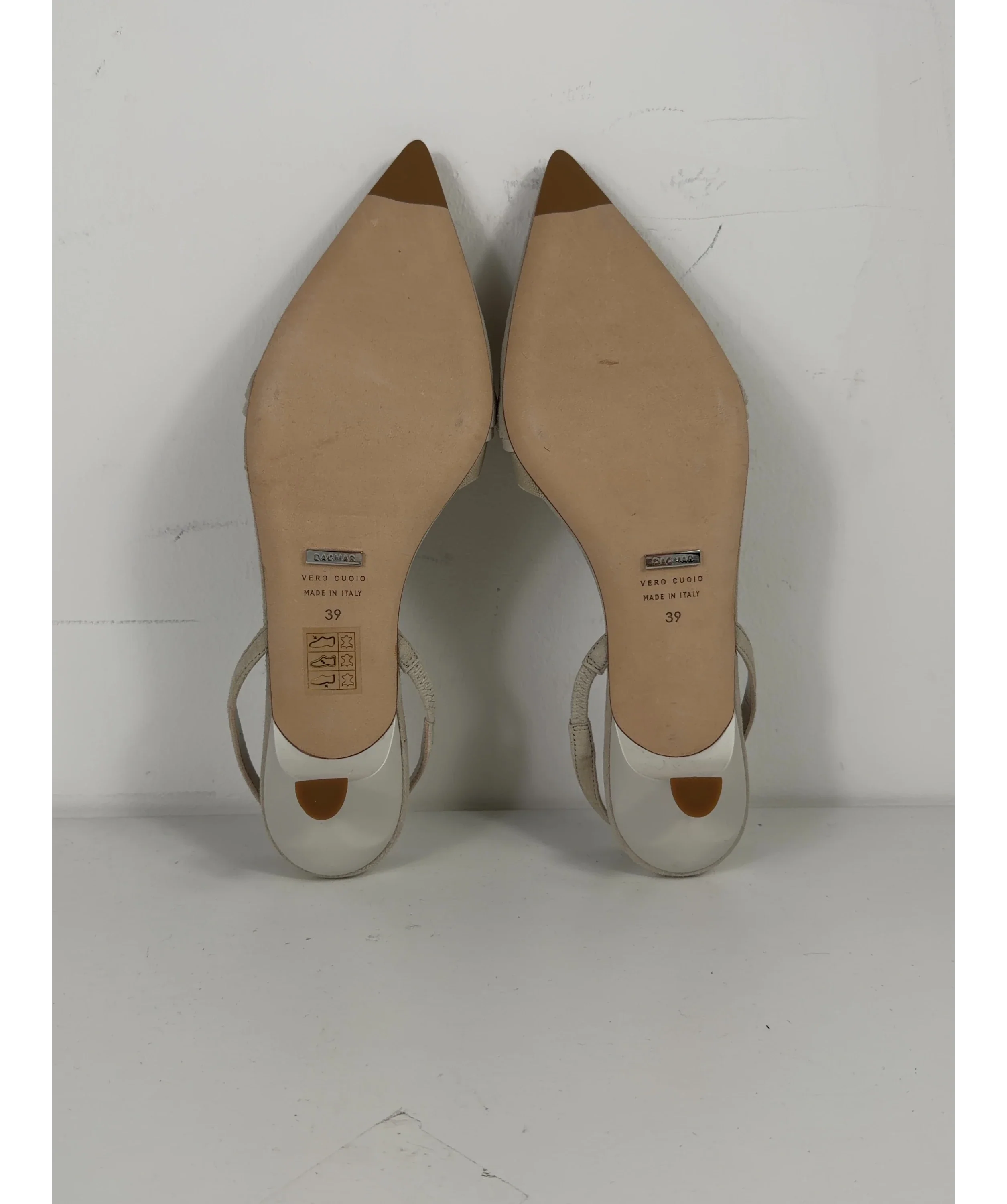 Dagmar Cream QC House of Dagmar Suede Slingback Kitten Heels, size UK 6 EU 39 👠 — fabric detail