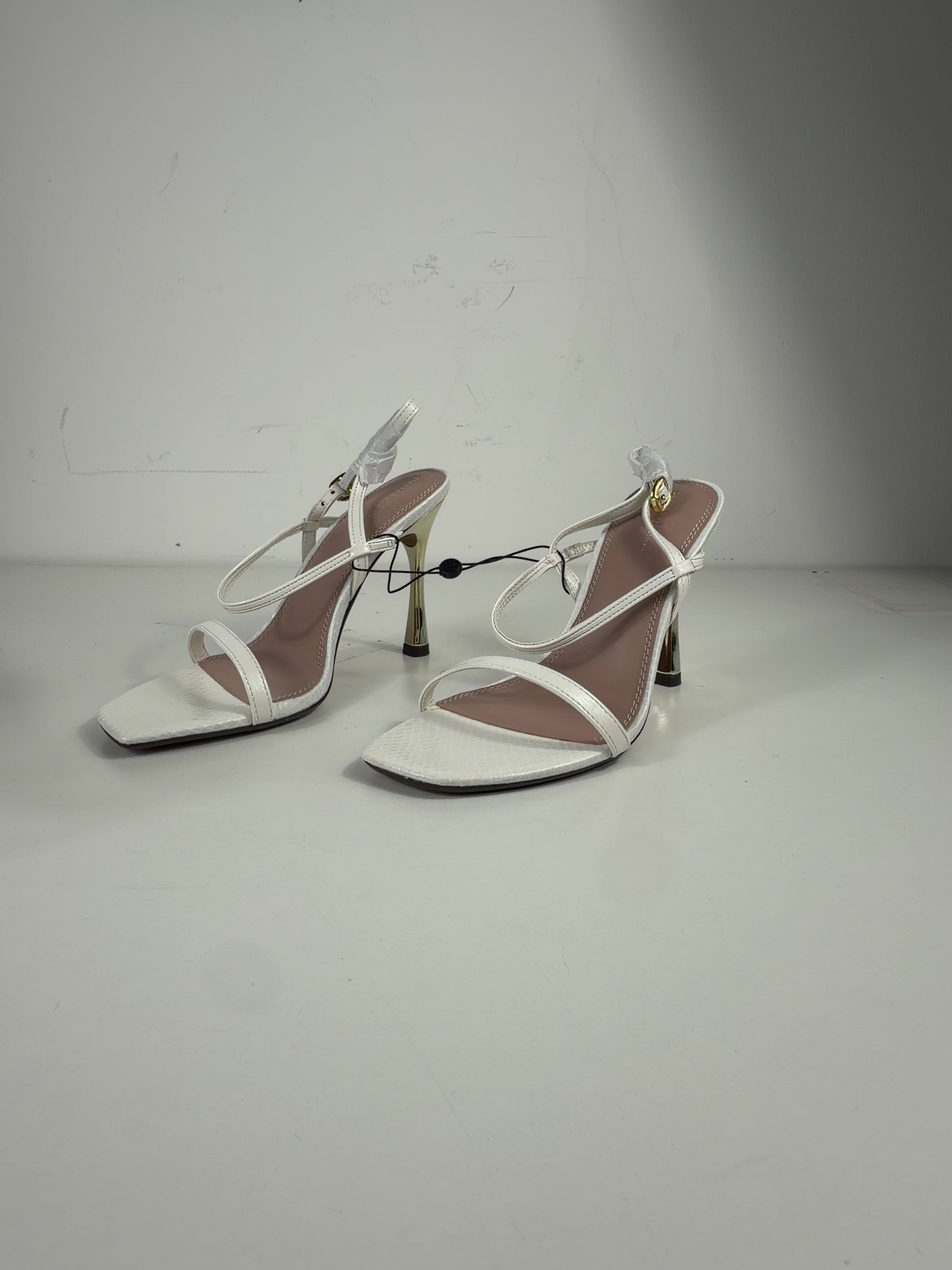 River Island White QC River Island White  Strappy Heeled Sandals, size UK 5 EU 38 👠 — label