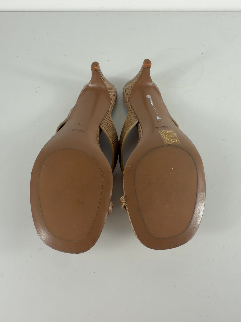 REISS Brown Mia Leather Lizard-Effect Kitten-Heel Sandals Neutral, size UK 5 EU 38 👠 — fabric detail