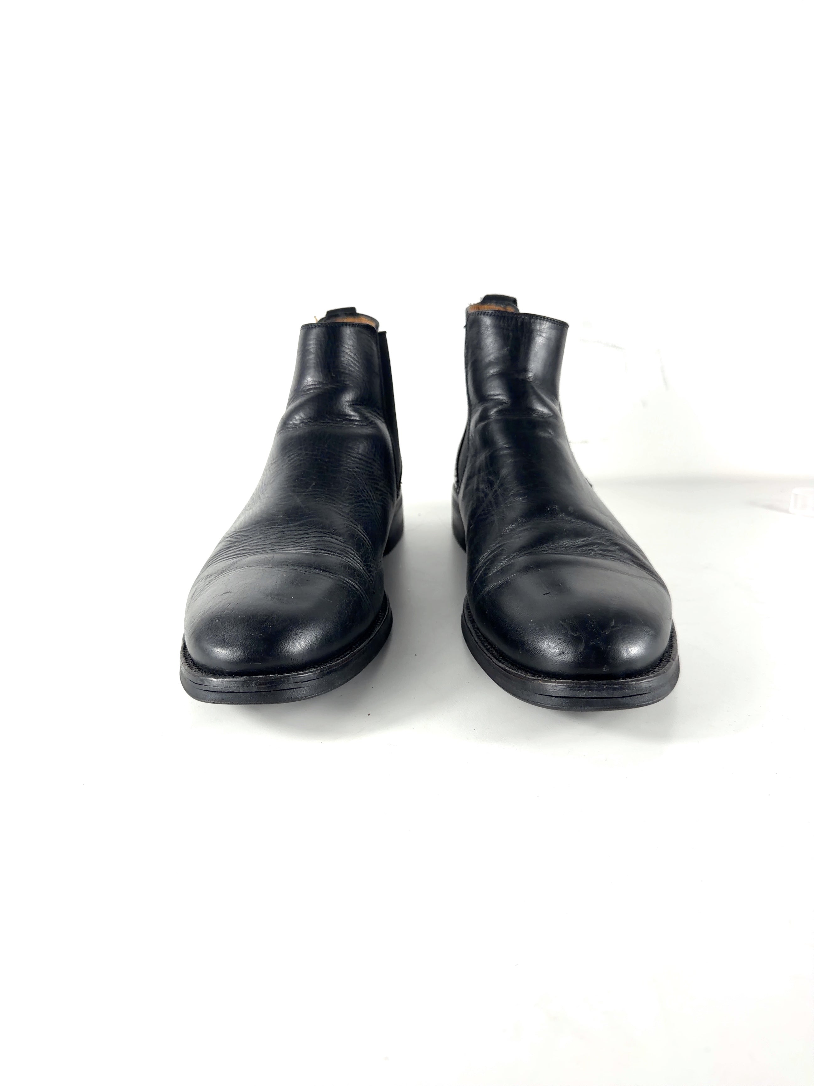 Russell & Bromley Black Colour, size UK 9 EU 43 👞 — detail