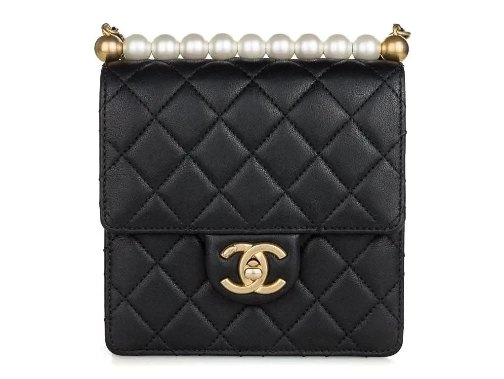 CHANEL BLACK "CHIC PEARLS" SMALL FLAP BAG IN GOATSKIN LEATHER WITH MATTE GOLD HARDWARE
