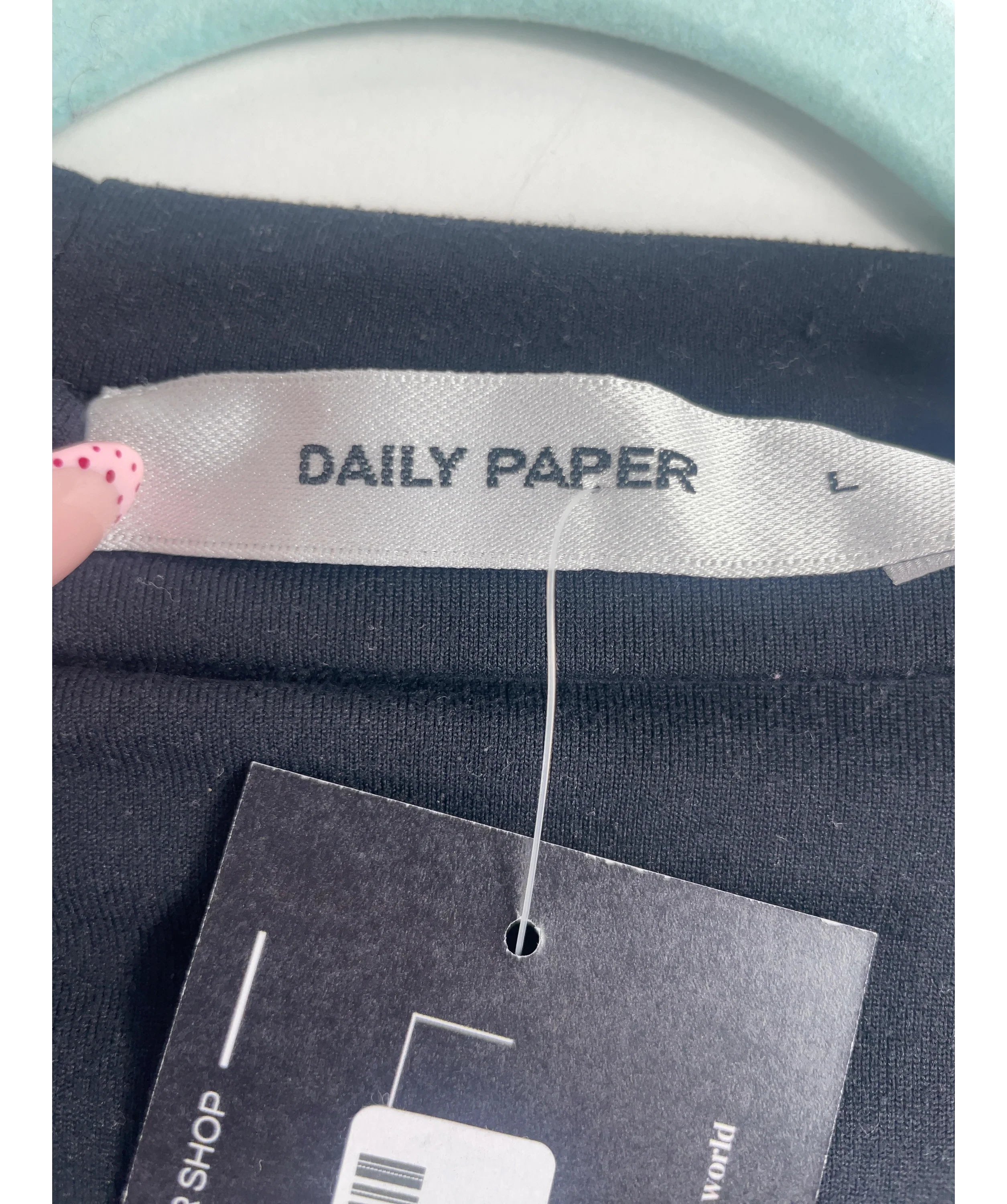 Daily Paper Black Esosa Long Sleeve T-Shirt Black, size UK L — detail