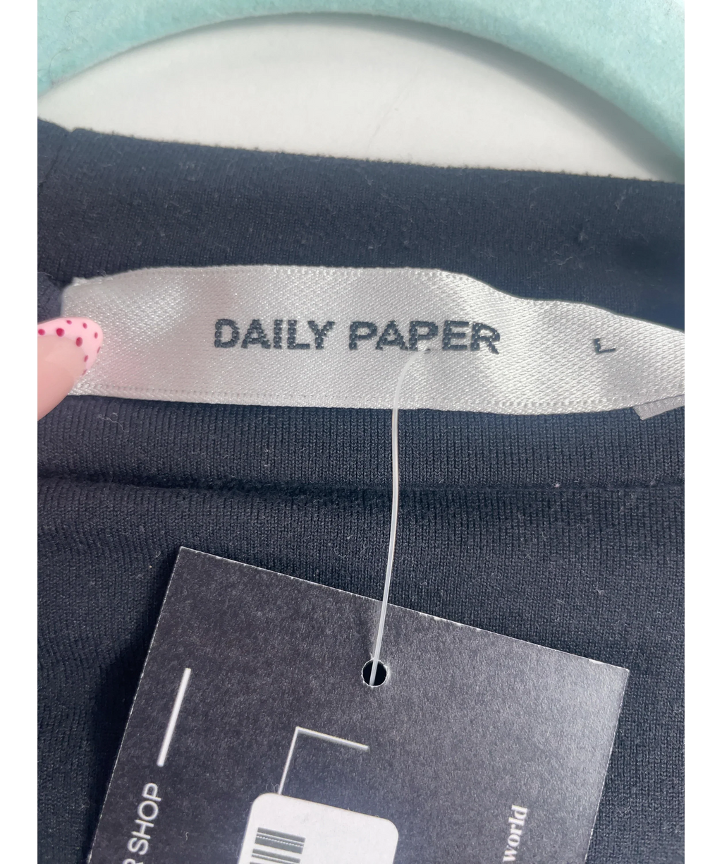 Daily Paper Black Esosa Long Sleeve T-Shirt Black, size UK L — detail