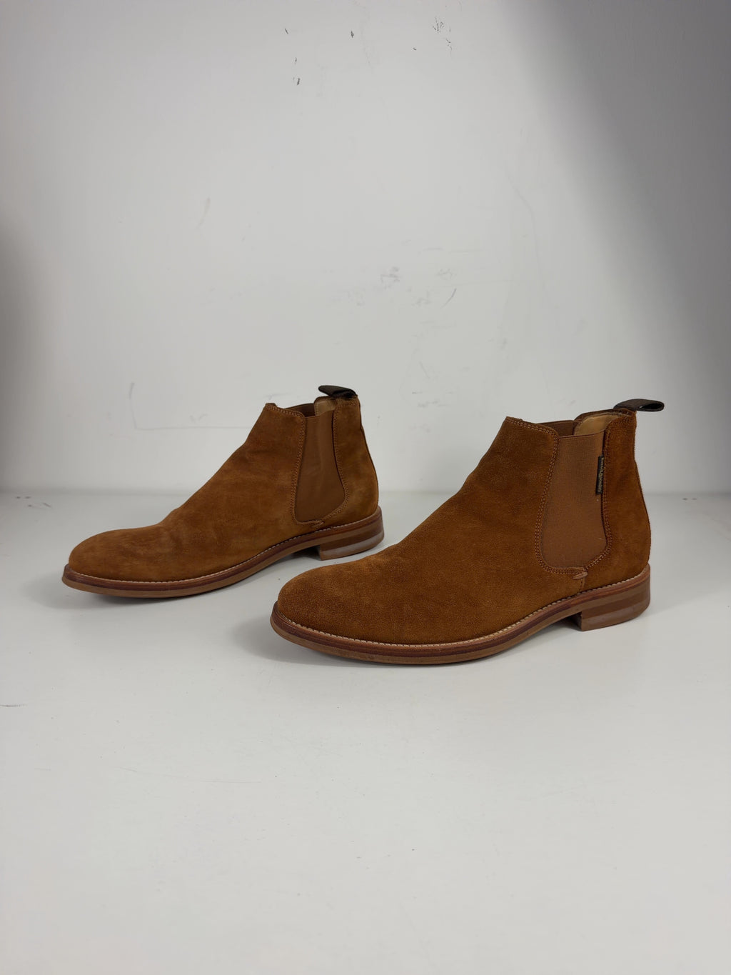 Russell & Bromley Brown QC Russell & Bromley Brown Suede Chelsea Boots, size UK 8 EU 41 👠 — label