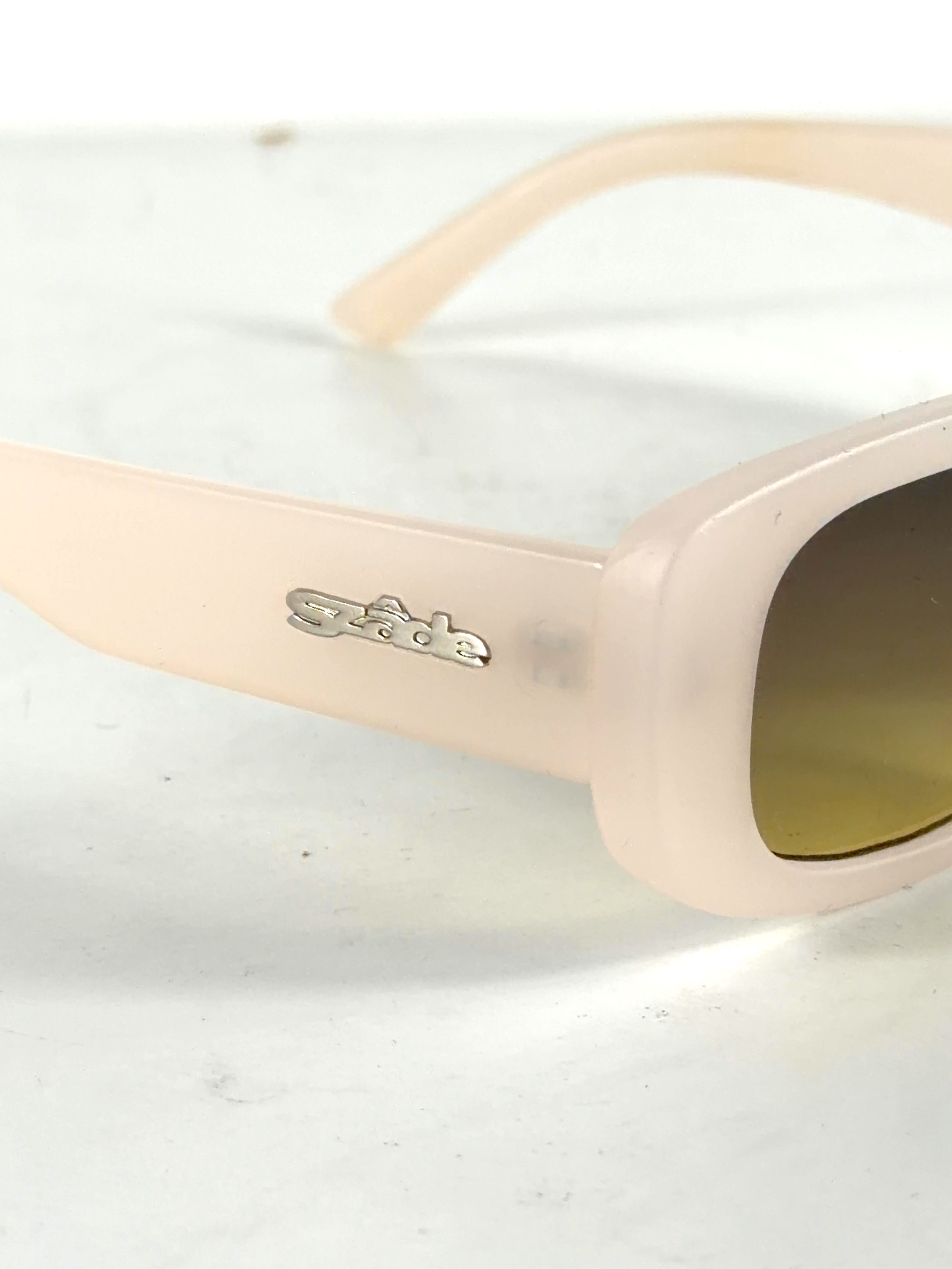 szade Beige Colour — detail
