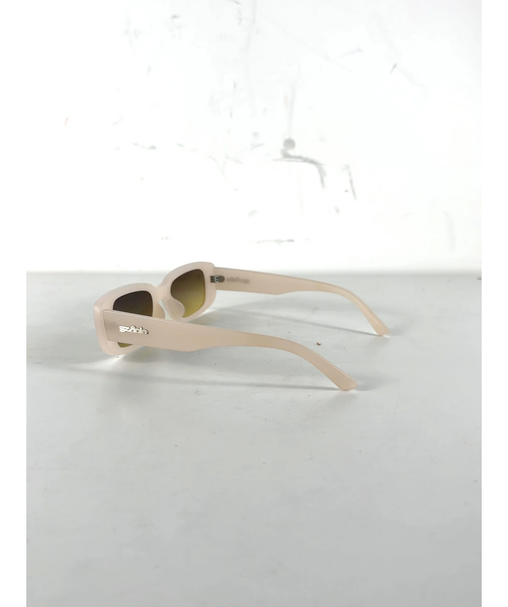 szade Beige Colour — label