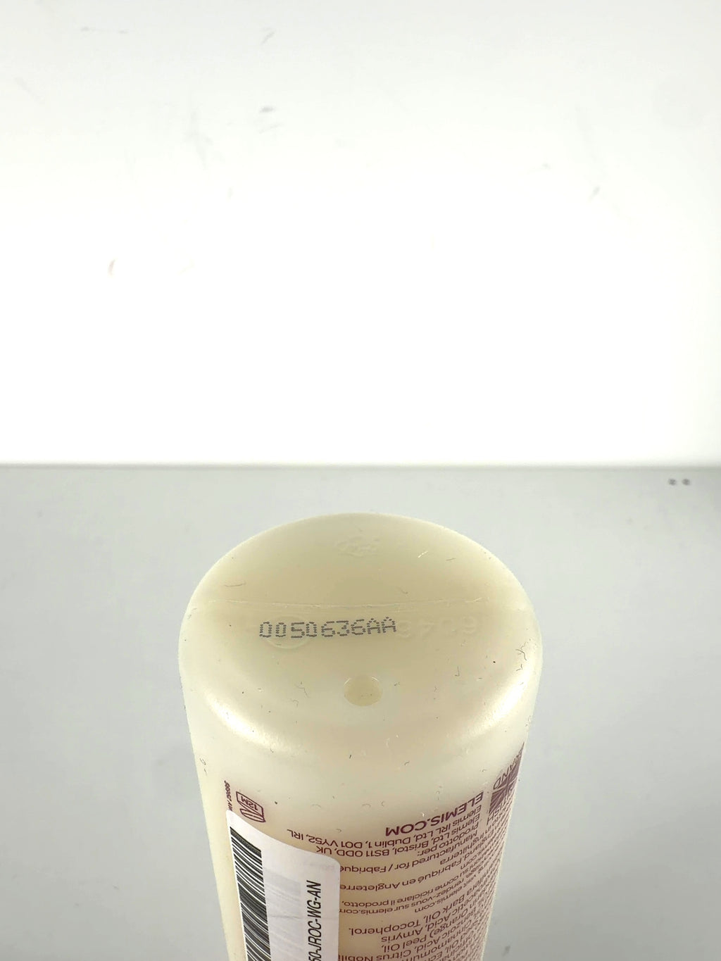 Elemis Black cherry Black Cherry Bath & Shower Milk, size 300ml — detail