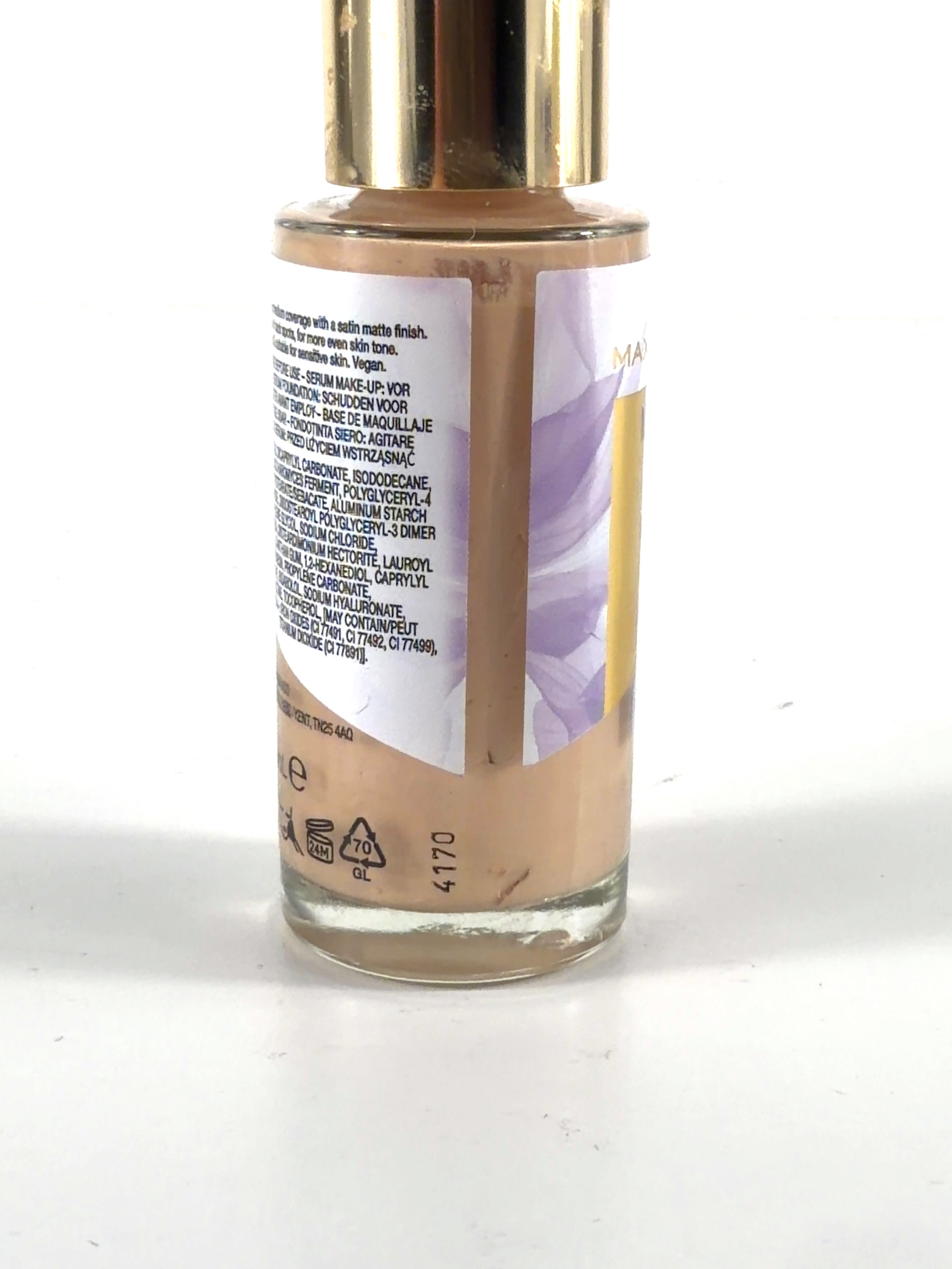 Max Factor 10-30 Fair Miracle Pure Skin Reset 2 in 1 Serum Foundation, size 30ml — detail