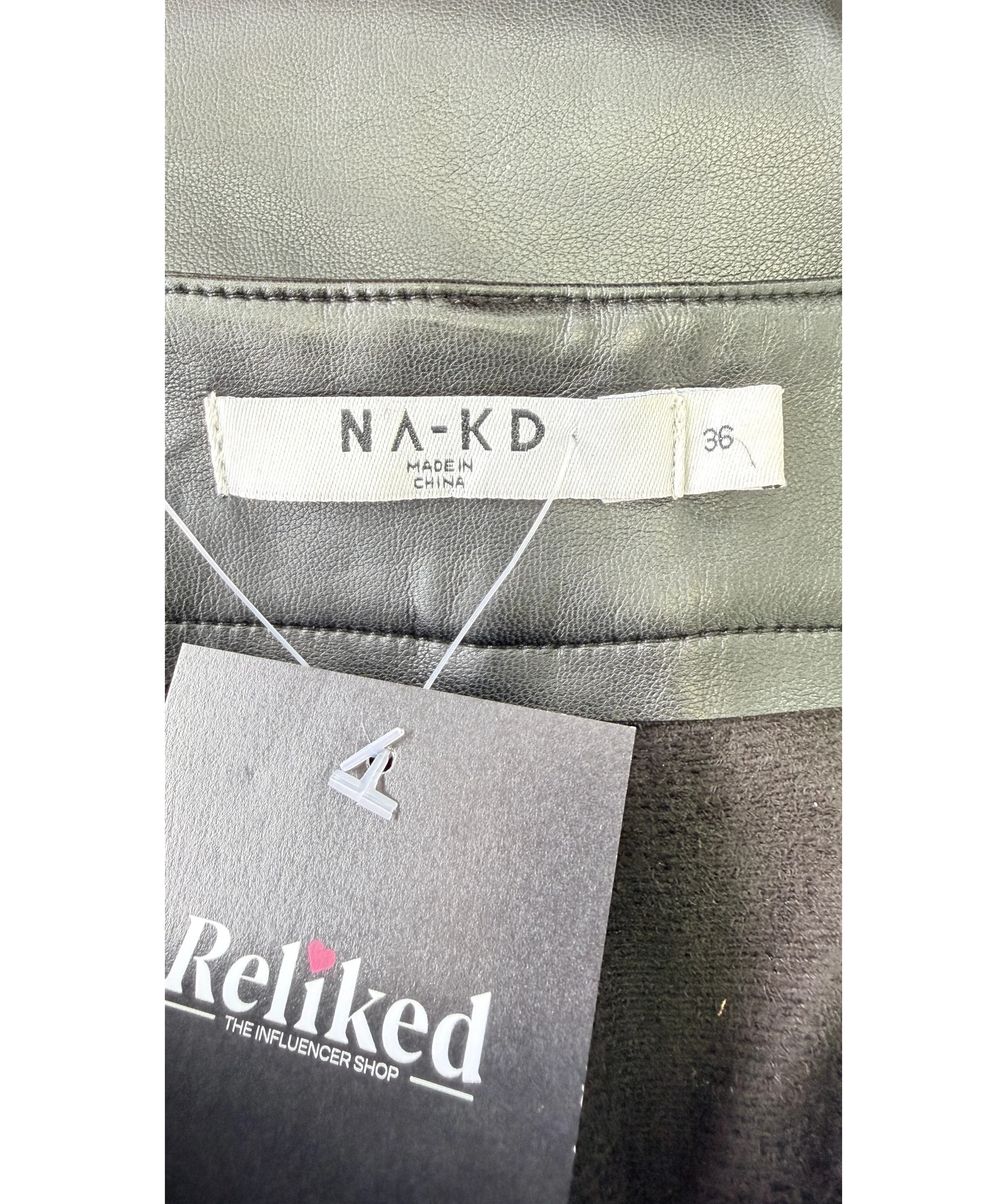 NA-KD Black PU Mid Rise Pants Black Size 36, size UK 8 — detail