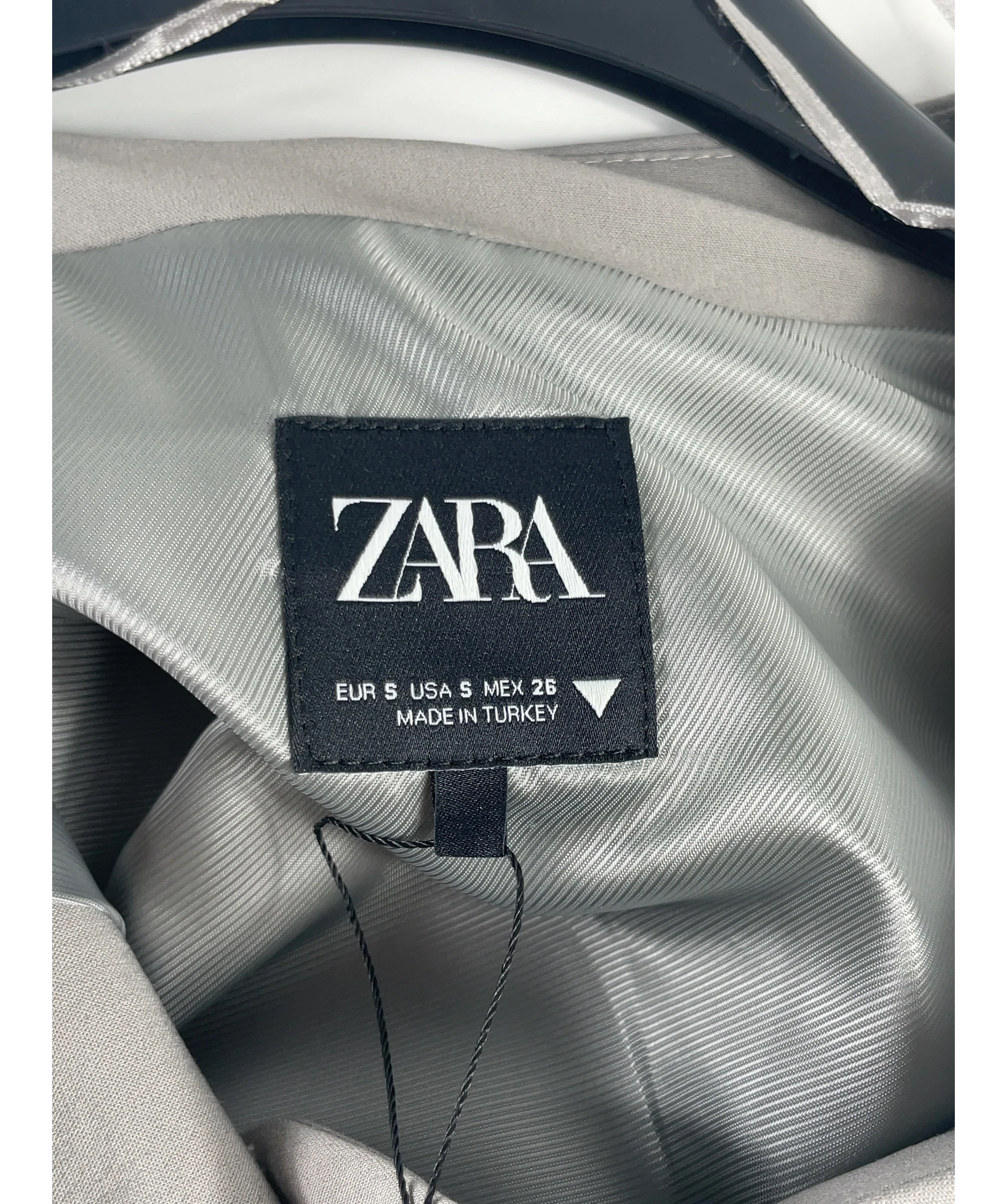 ZARA Grey Taupe Grey Tailored Cropped Waistcoat Vest, size UK S — detail