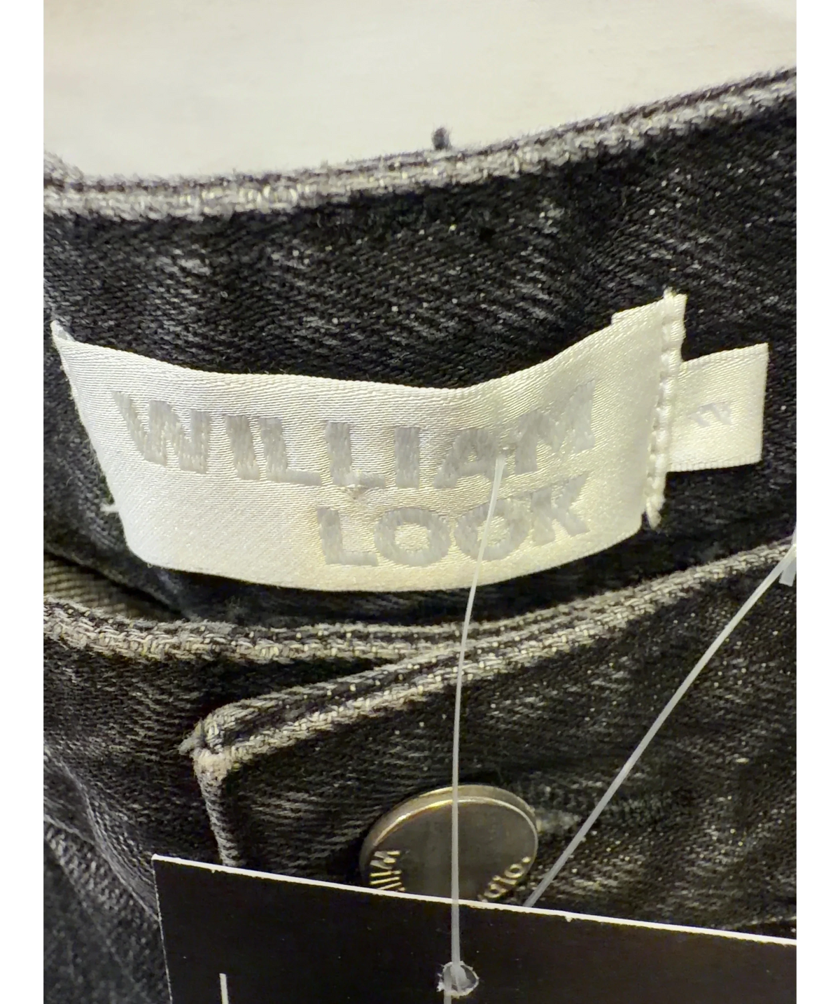 WILLIAN LOOK Black Colour, size UK M — detail