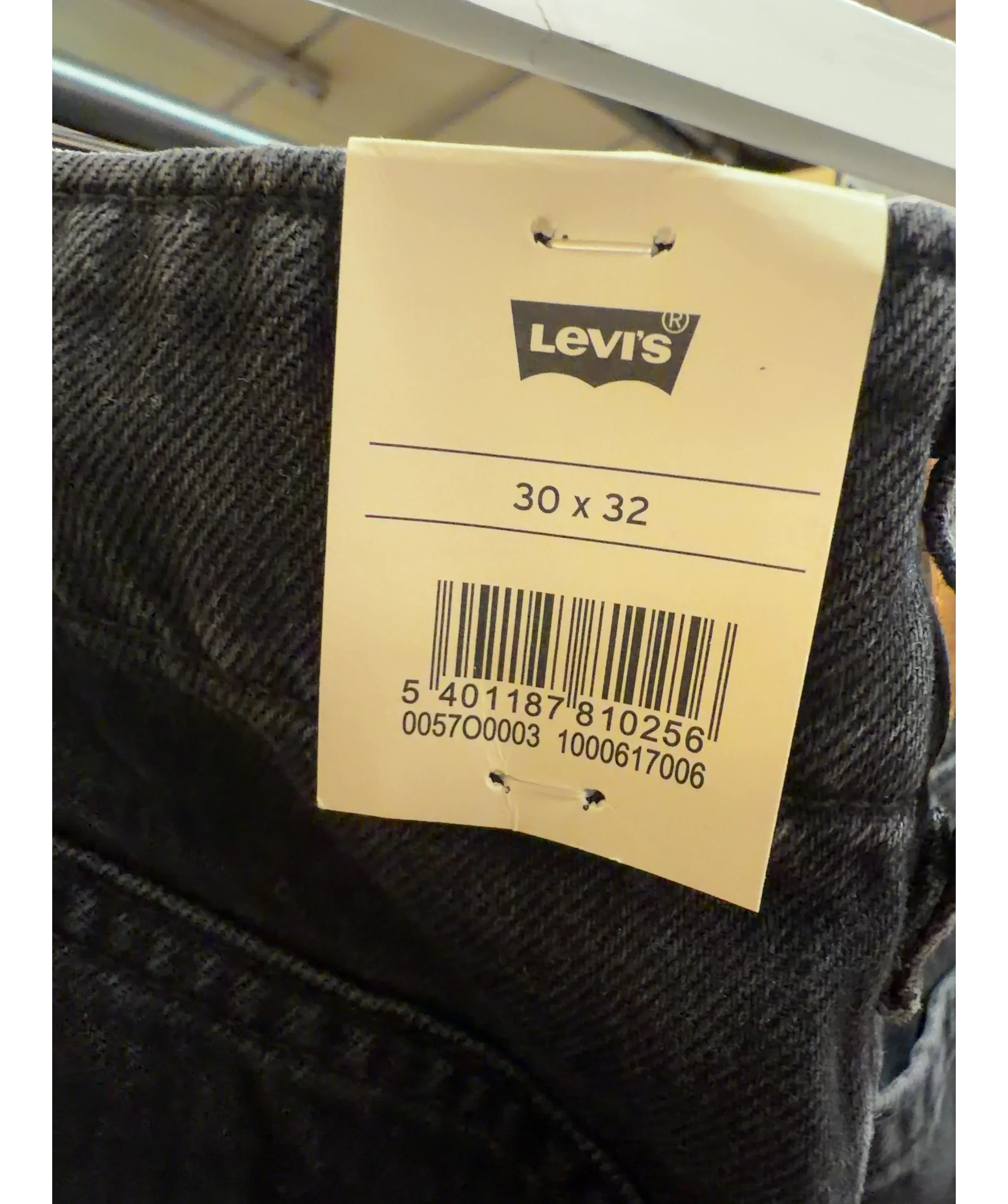 levis Black Baggy Barrel Jeans, size W30 — label