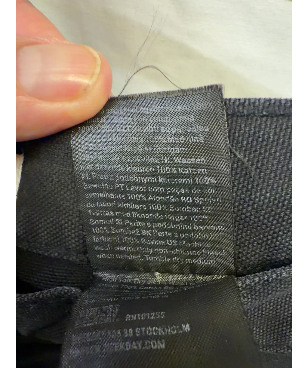 Weekday Black Colour, size W30 — label