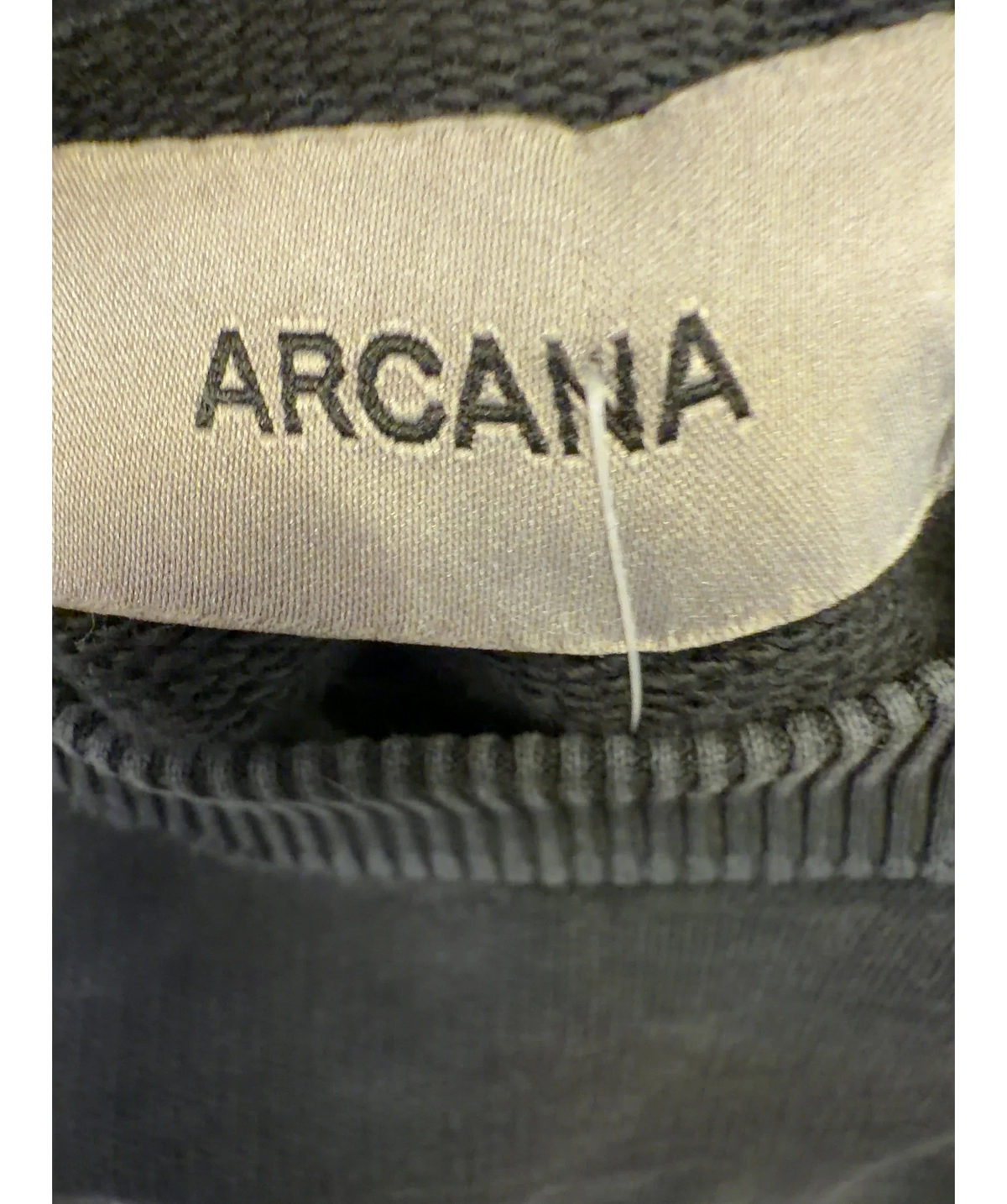 ARCANA Black Colour, size UK L — detail