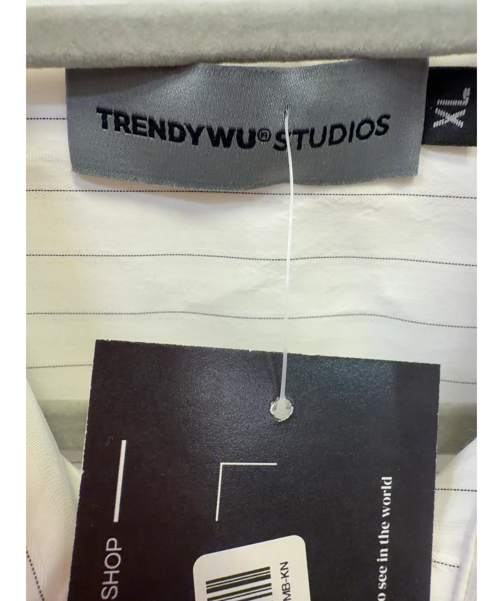 TRENDYWU STUDIOS White Colour, size UK XL — detail