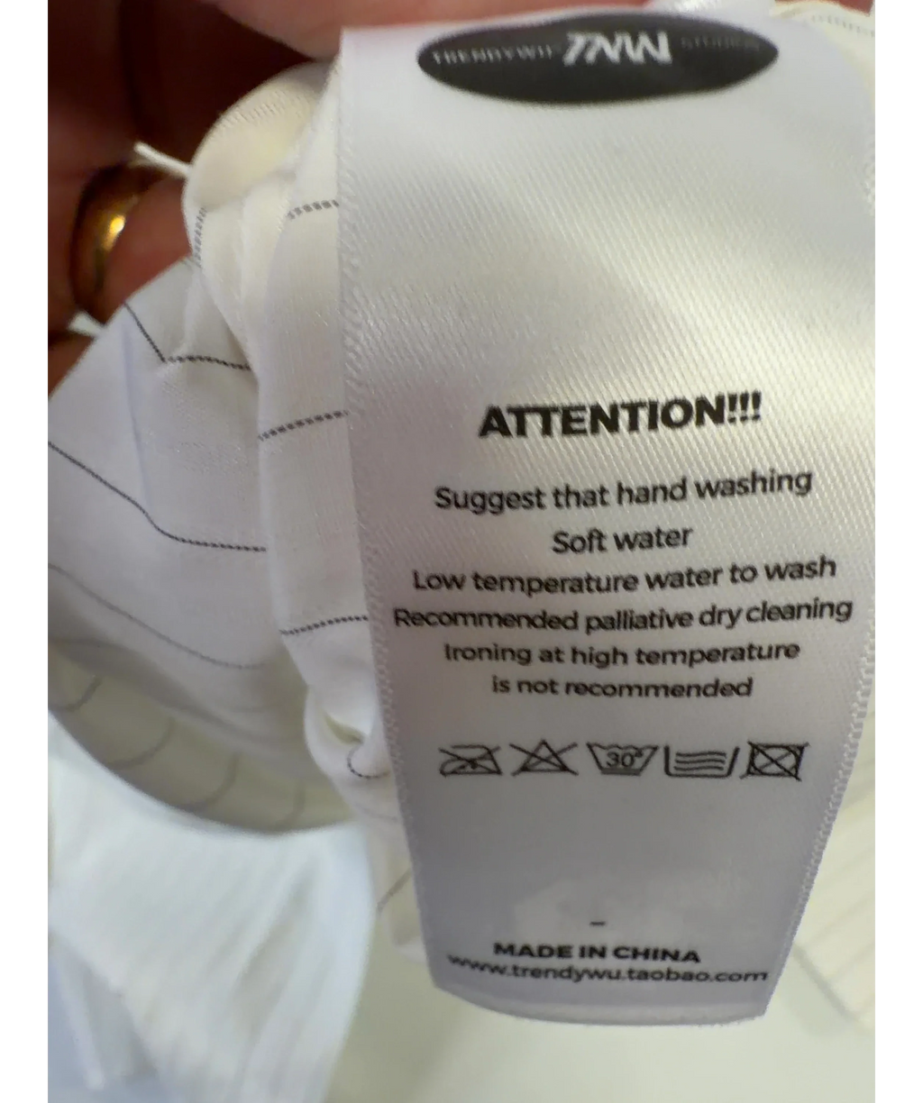 TRENDYWU STUDIOS White Colour, size UK XL — label