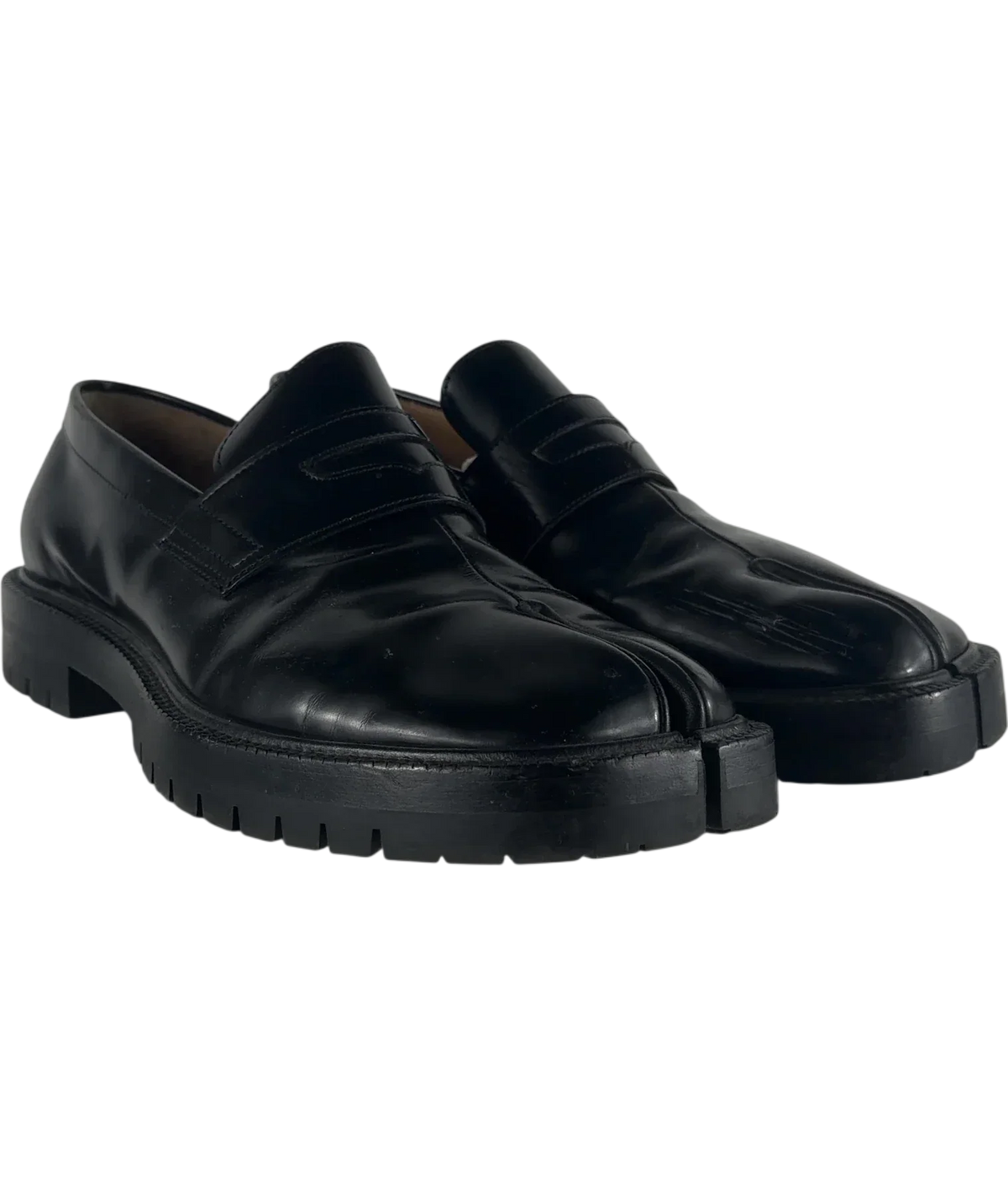 Maison Margiela Black Tabi Chunky Lug Sole Leather Loafers, size UK 9 EU 43 👞 �� front