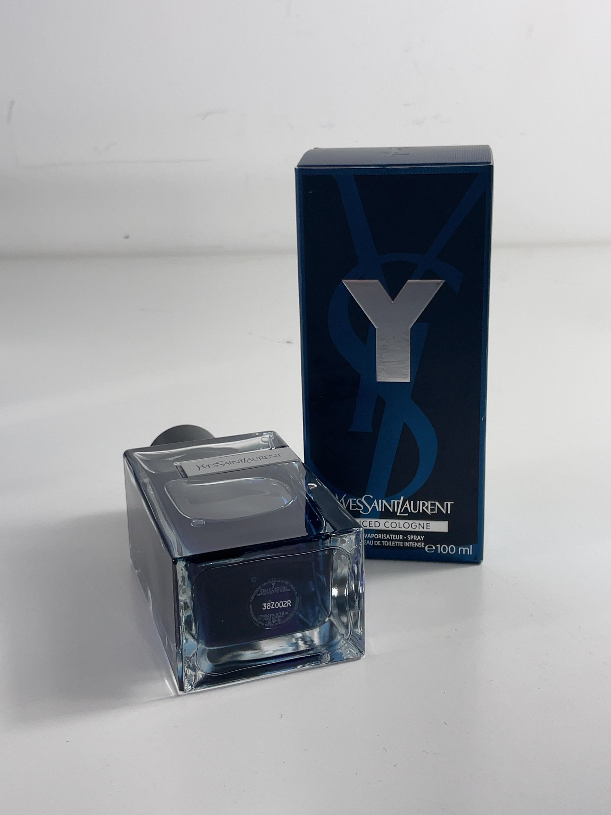Yves Saint Laurent Y Iced Cologne Eau de Toilette Intense, size 100ml — detail