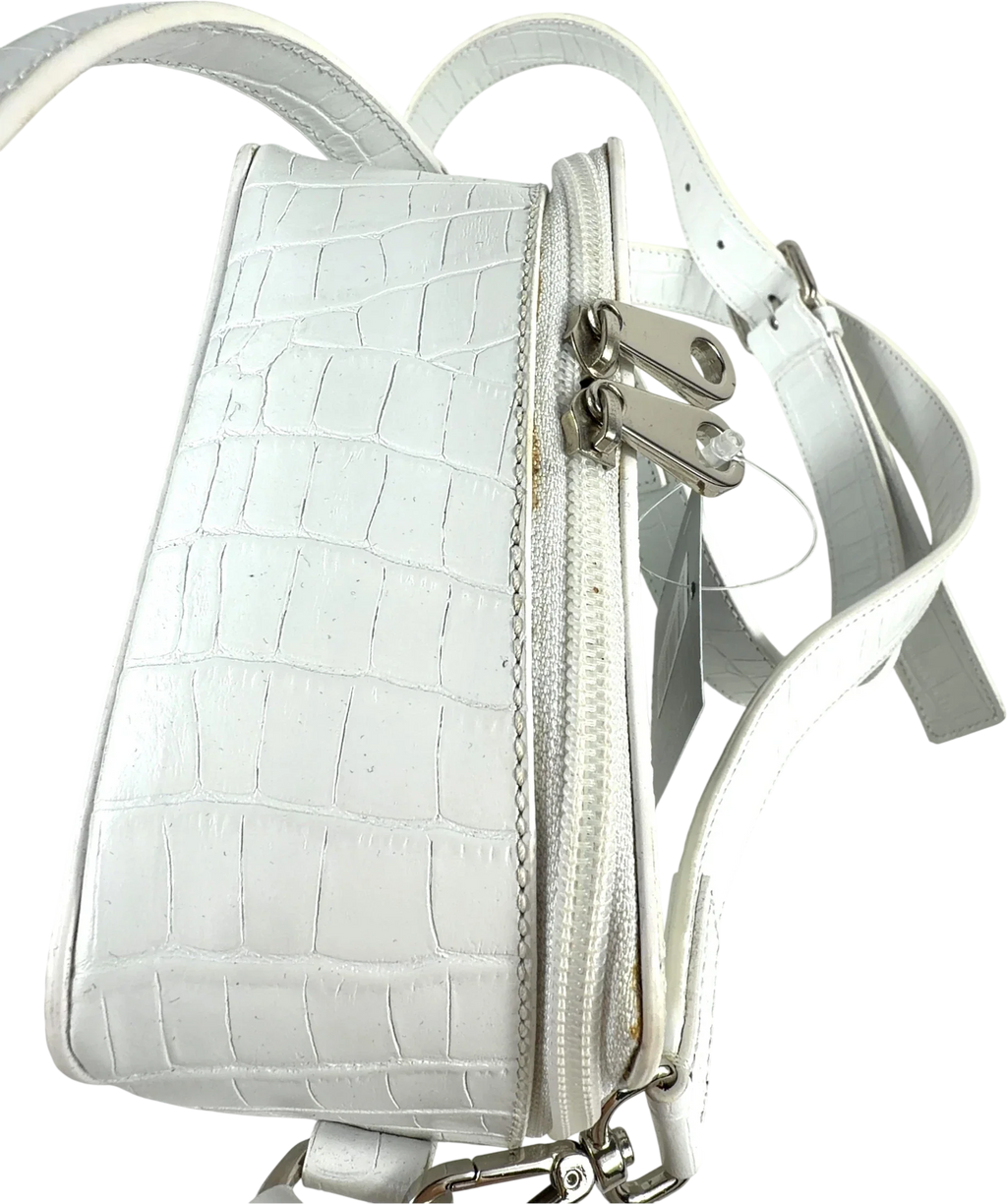ARCANA White Colour — detail