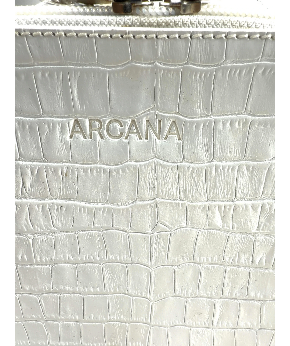 ARCANA White Colour — label