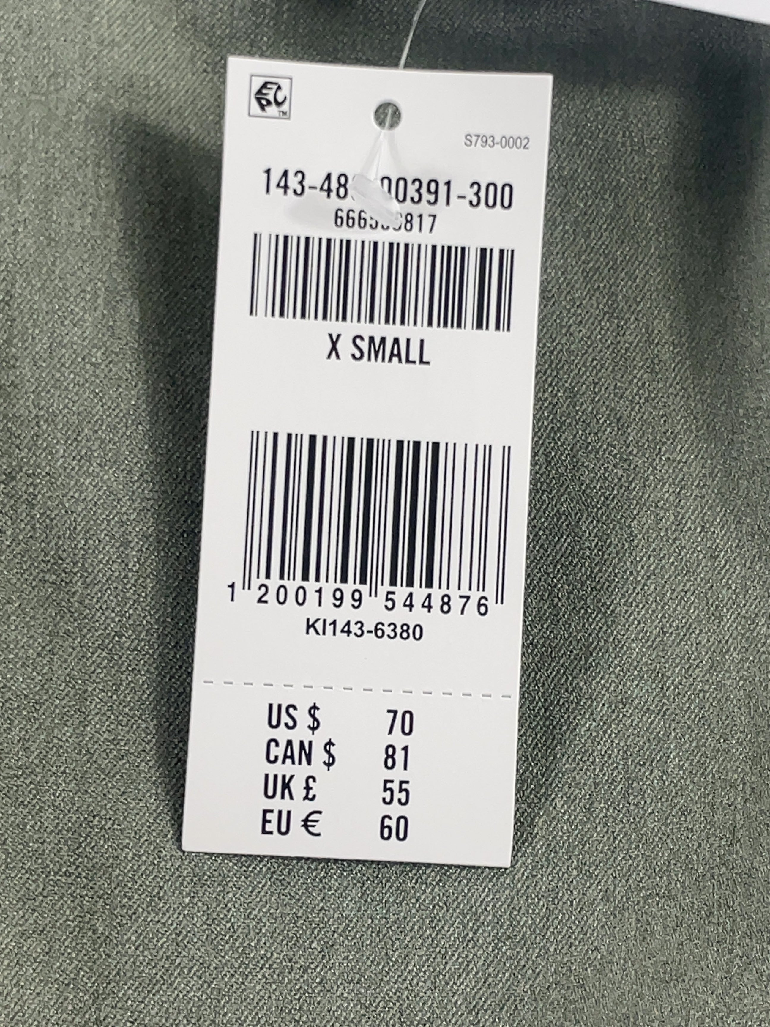 ABERCROMBIE & FITCH Green The A&F Scarlett Forme Belted Mini Skort Frosty Olive  GREEN, size UK XS — care label