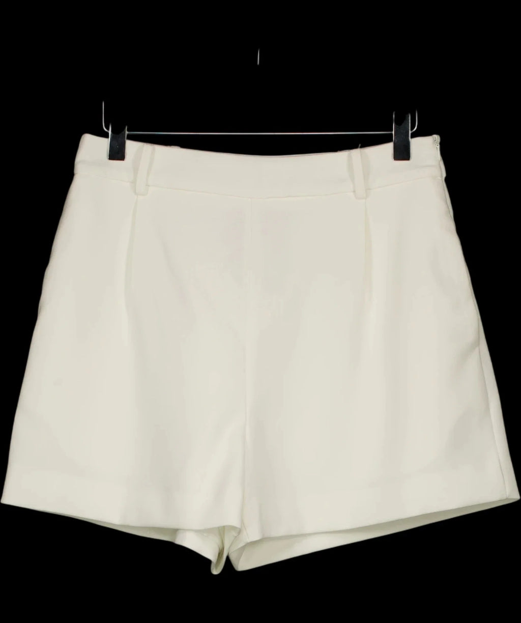Commense White Tailored High-Waisted Pleated Shorts IVORY WHITE, size UK S — detail