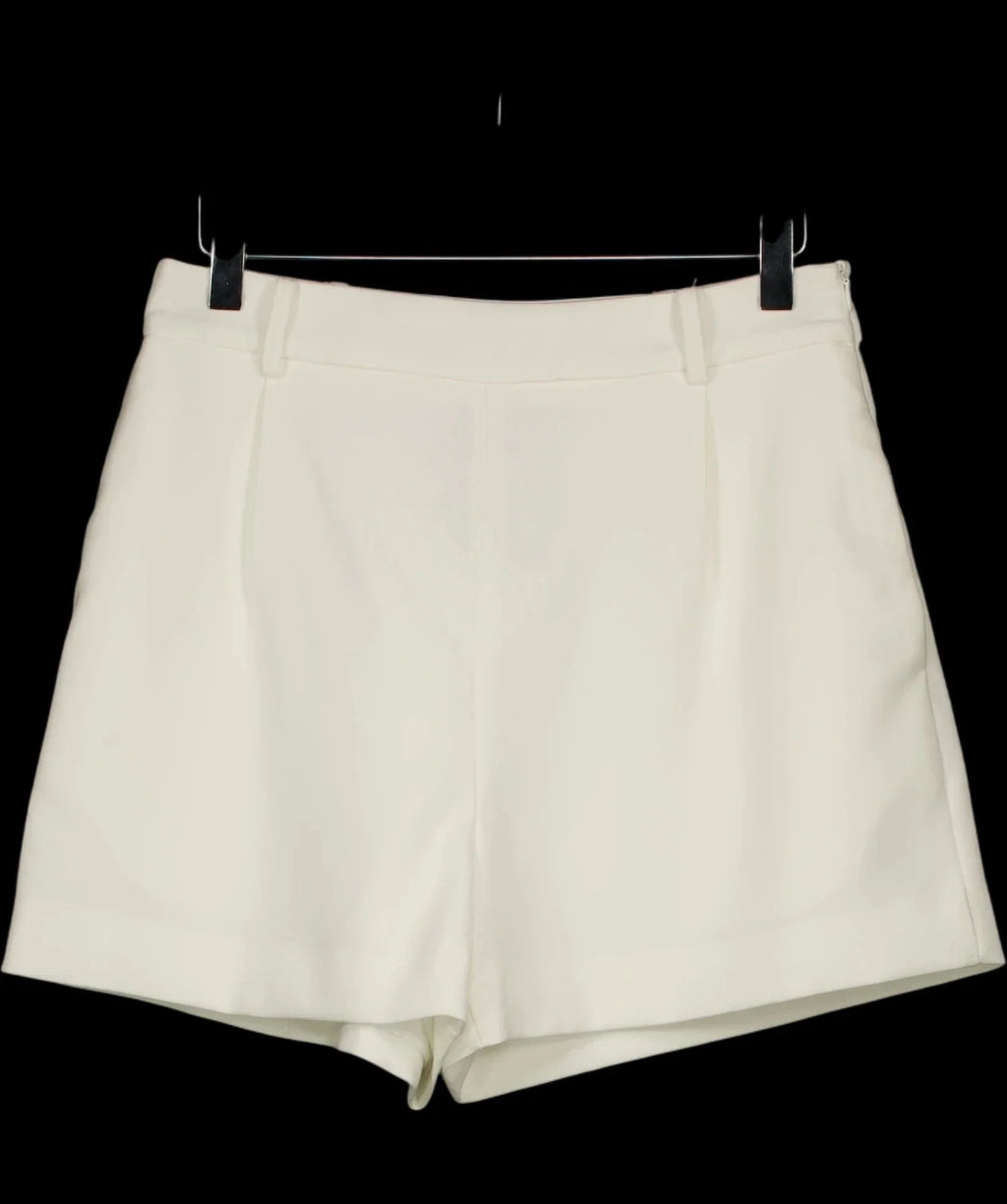 Commense White Tailored High-Waisted Pleated Shorts IVORY WHITE, size UK S — detail