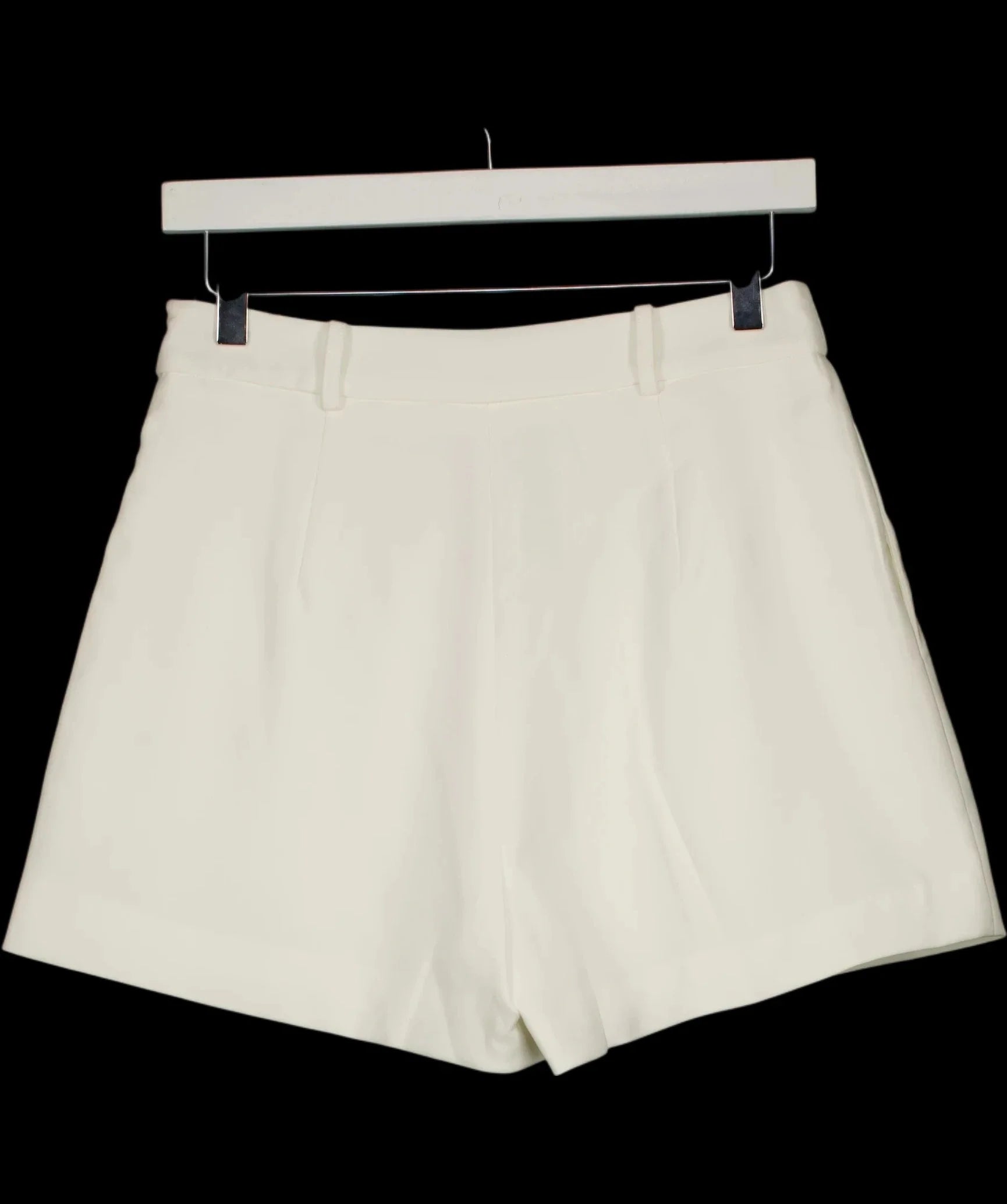 Commense White Tailored High-Waisted Pleated Shorts IVORY WHITE, size UK S — label