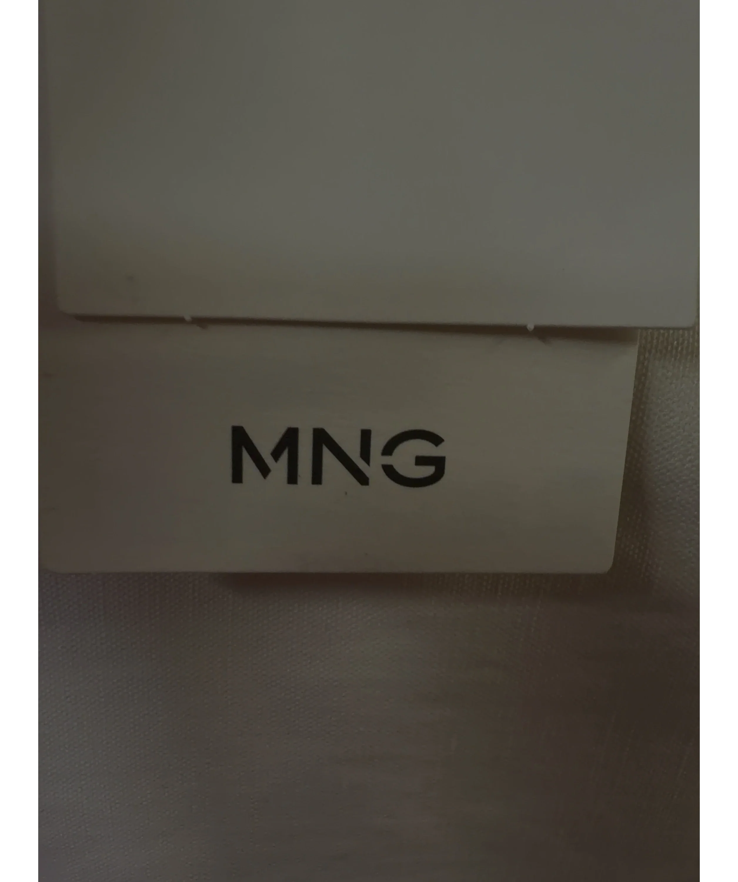 MNG White Colour, size UK M — detail