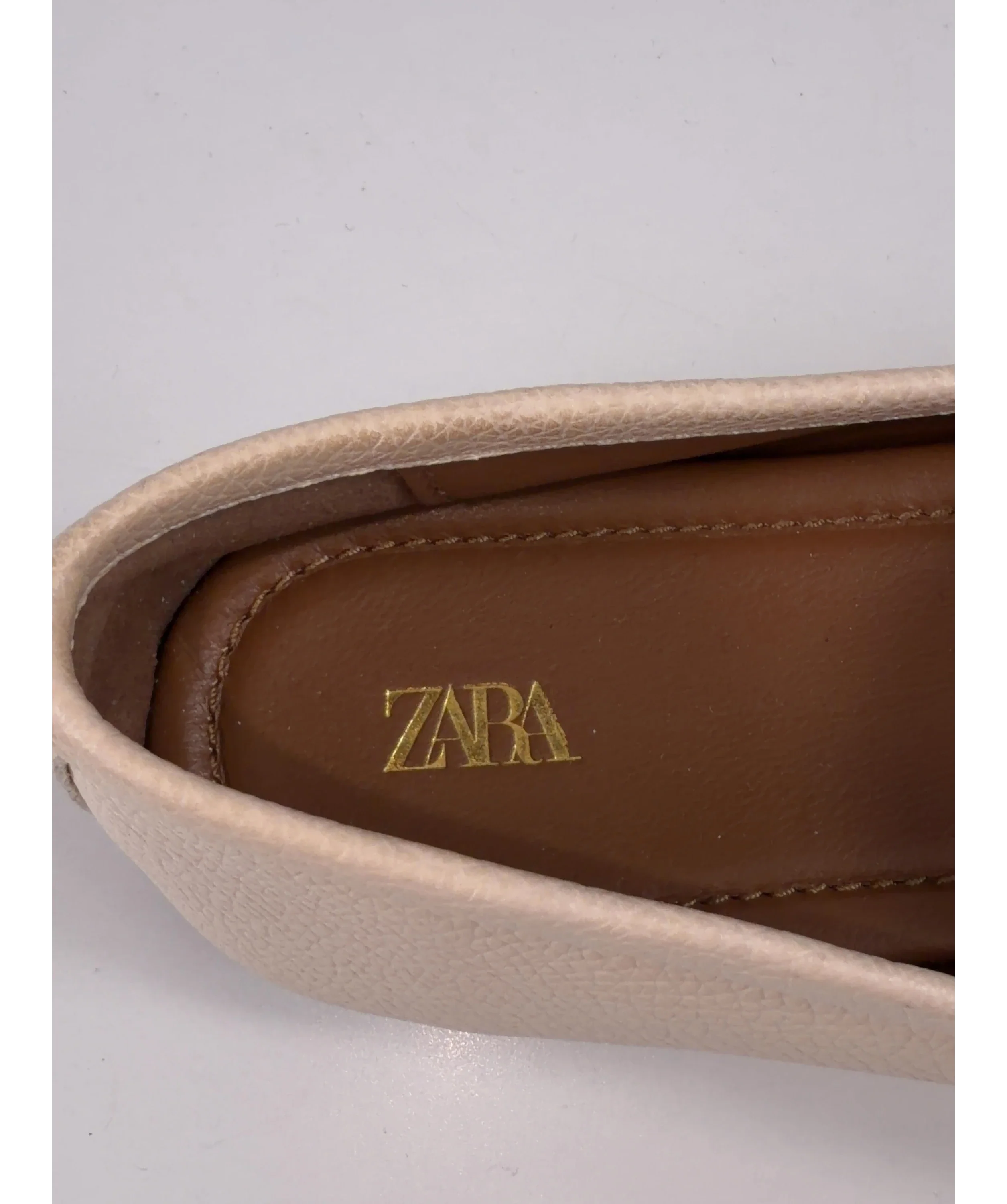 ZARA Cream RUCHED LEATHER LOAFERS, size UK 6 EU 39 👠 — care label