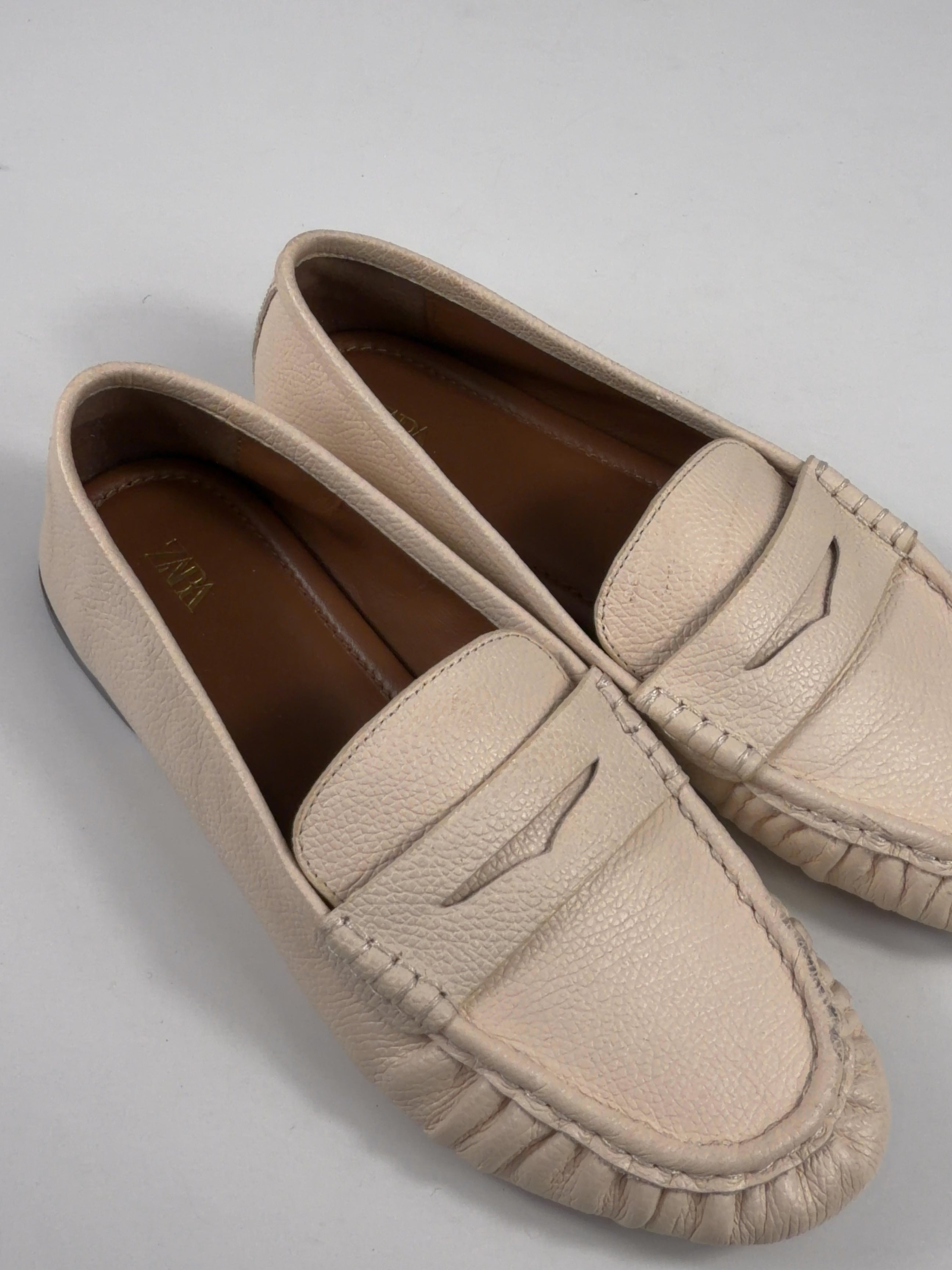 ZARA Cream RUCHED LEATHER LOAFERS, size UK 6 EU 39 👠 — additional view