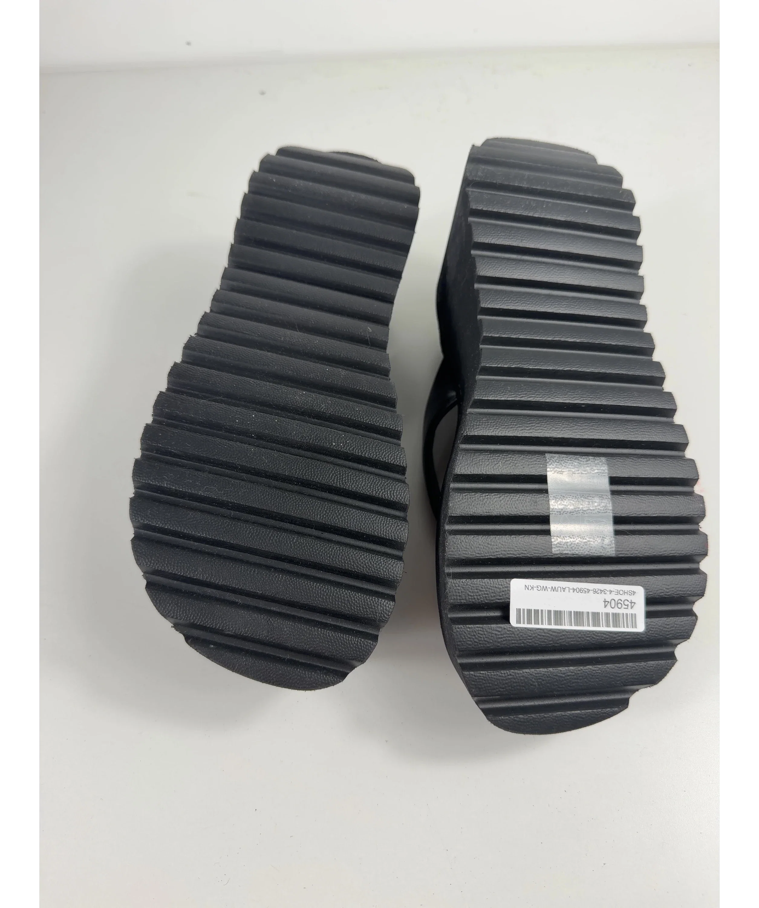 H&M Black Wedge-heeled flip-flops, size UK 5 EU 38 👠 — fabric detail