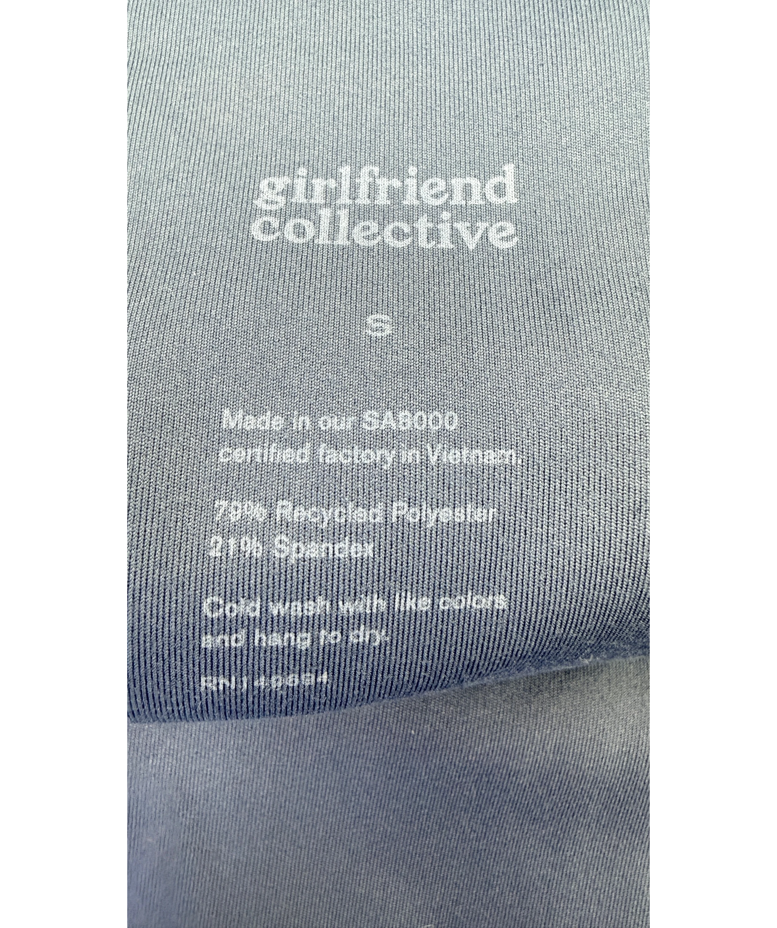 Girlfriend Collective Blue Blue Grey Compressive Sleeveless Crop Top & Leggings Set, size UK S — detail