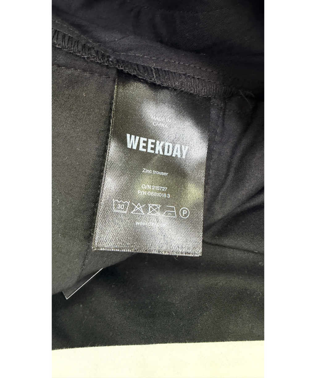 Weekday Black BLack zinc tailored loose fit trousers SZ34, size UK 6 — label