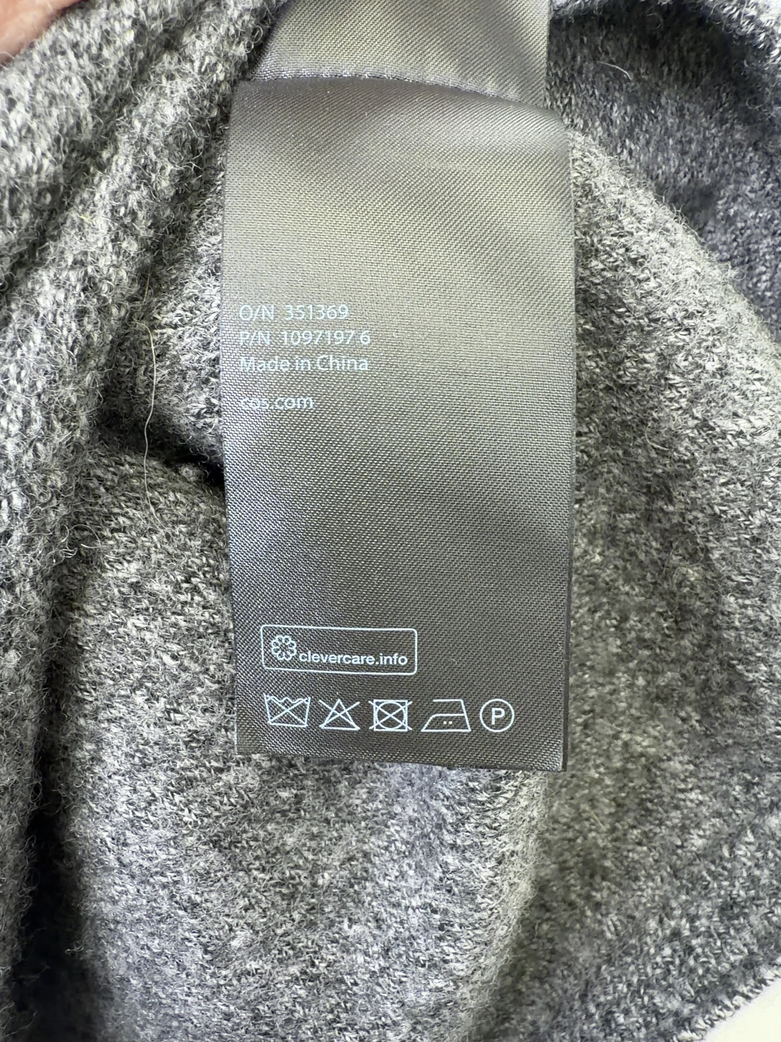 cos Grey Grey Relaxed Fit Crew Neck Knit Jumper, size UK M — label