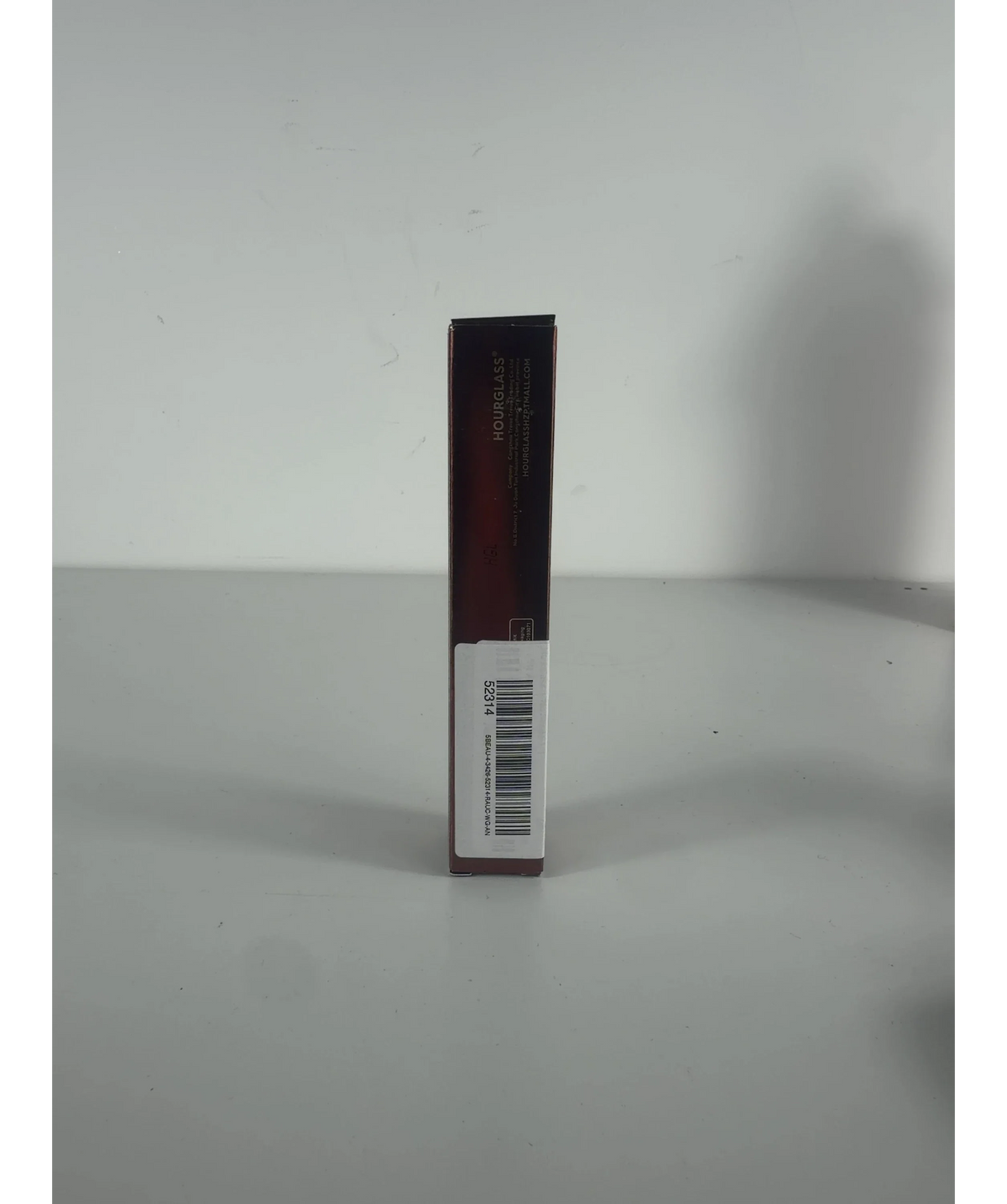 HOURGLASS Ambient Soft Glow Foundation Brush One size — Batch number or expiry date