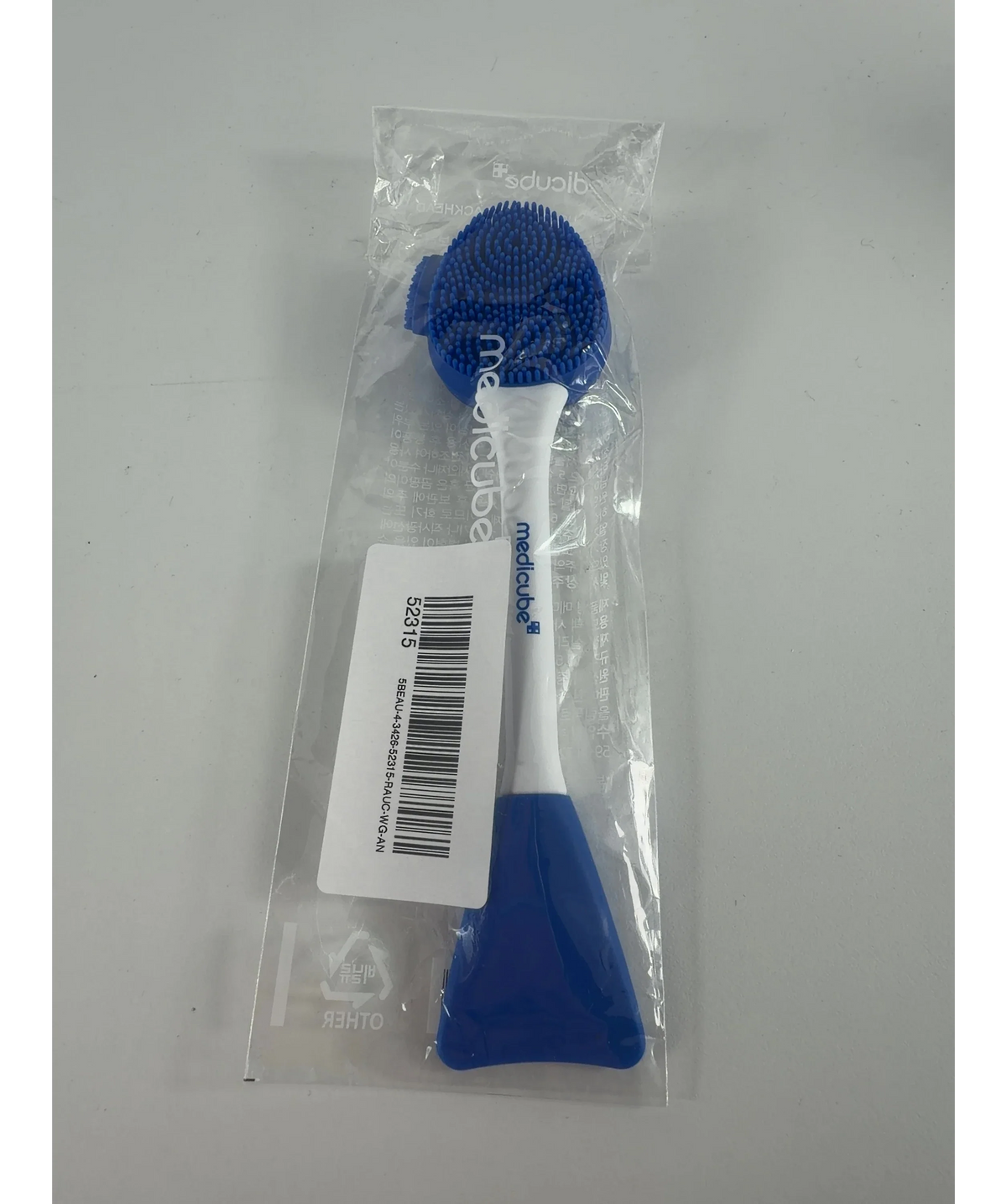 MEDICUBE Multi Blackhead Pore Brush Cleansing Tool Blue — Close up of shade
