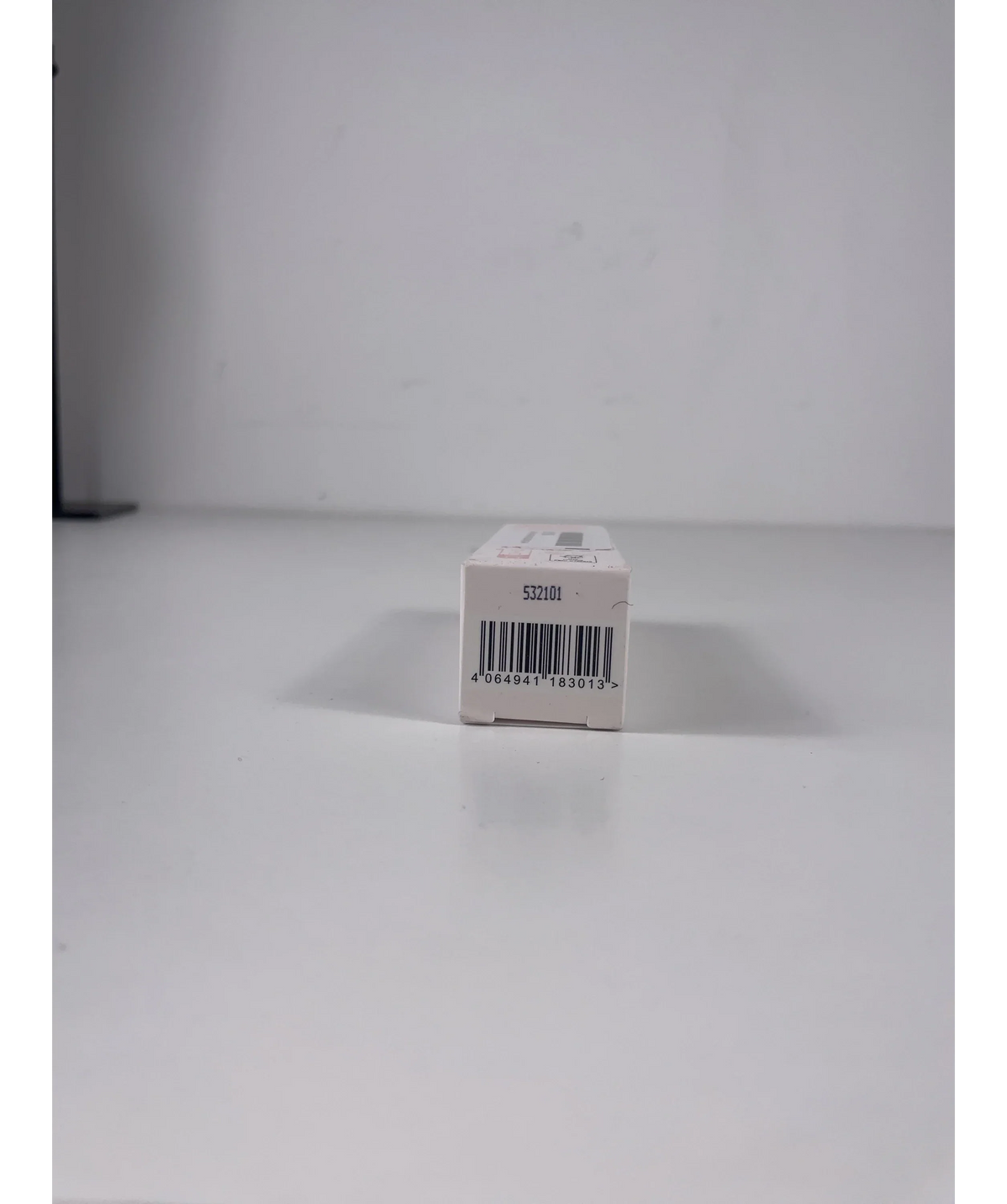 Kylie Cosmetics y Kylie Jenner Supple Glaze Hydrating Primer, size 30ml — detail