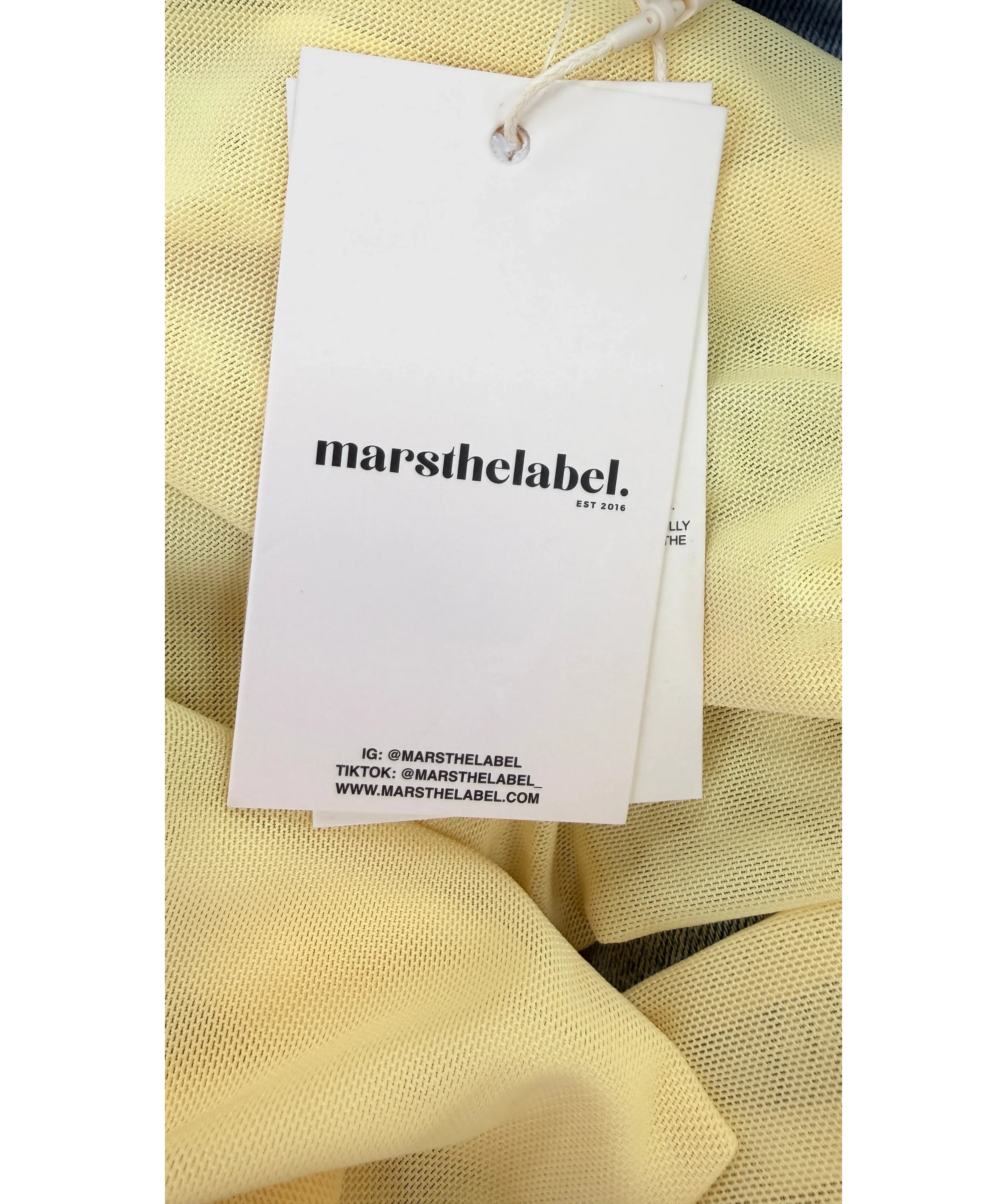 Mars the Label Yellow The Kellie Multiway Top Yellow, size UK 16 — detail
