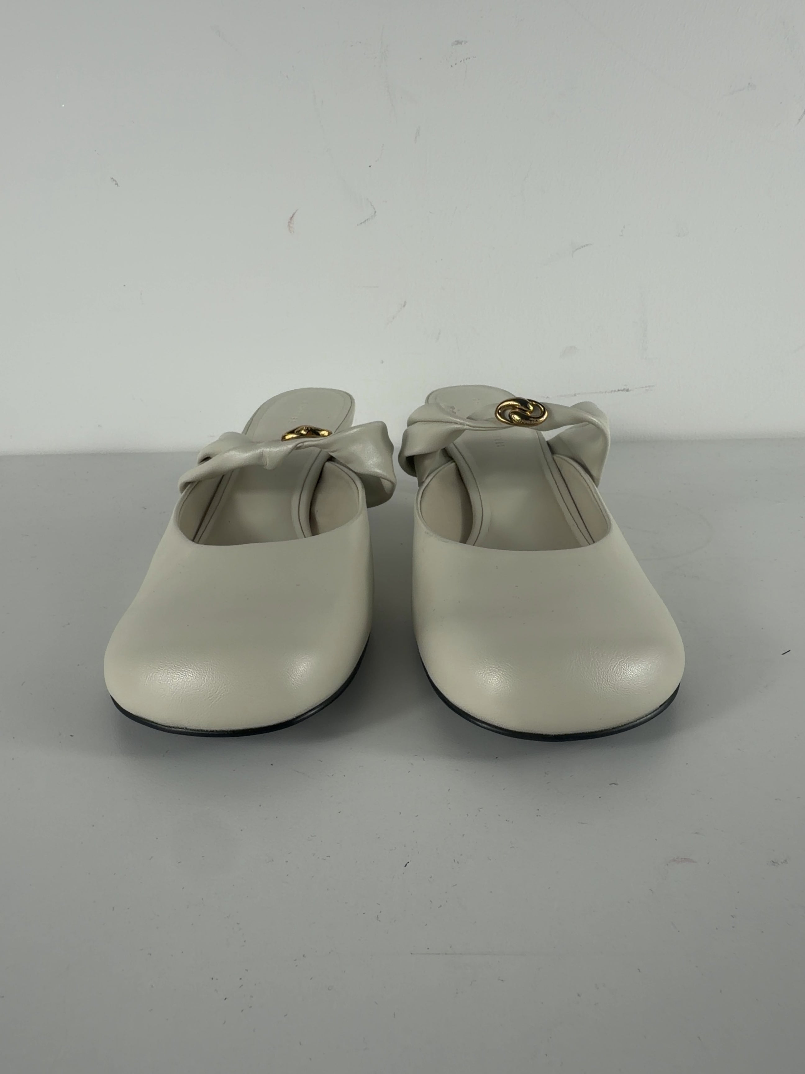Charles & Keith Cream Metallic-Accent Twisted-Strap Heeled Mules Chalk  White, size UK 5 EU 38 👠 — detail