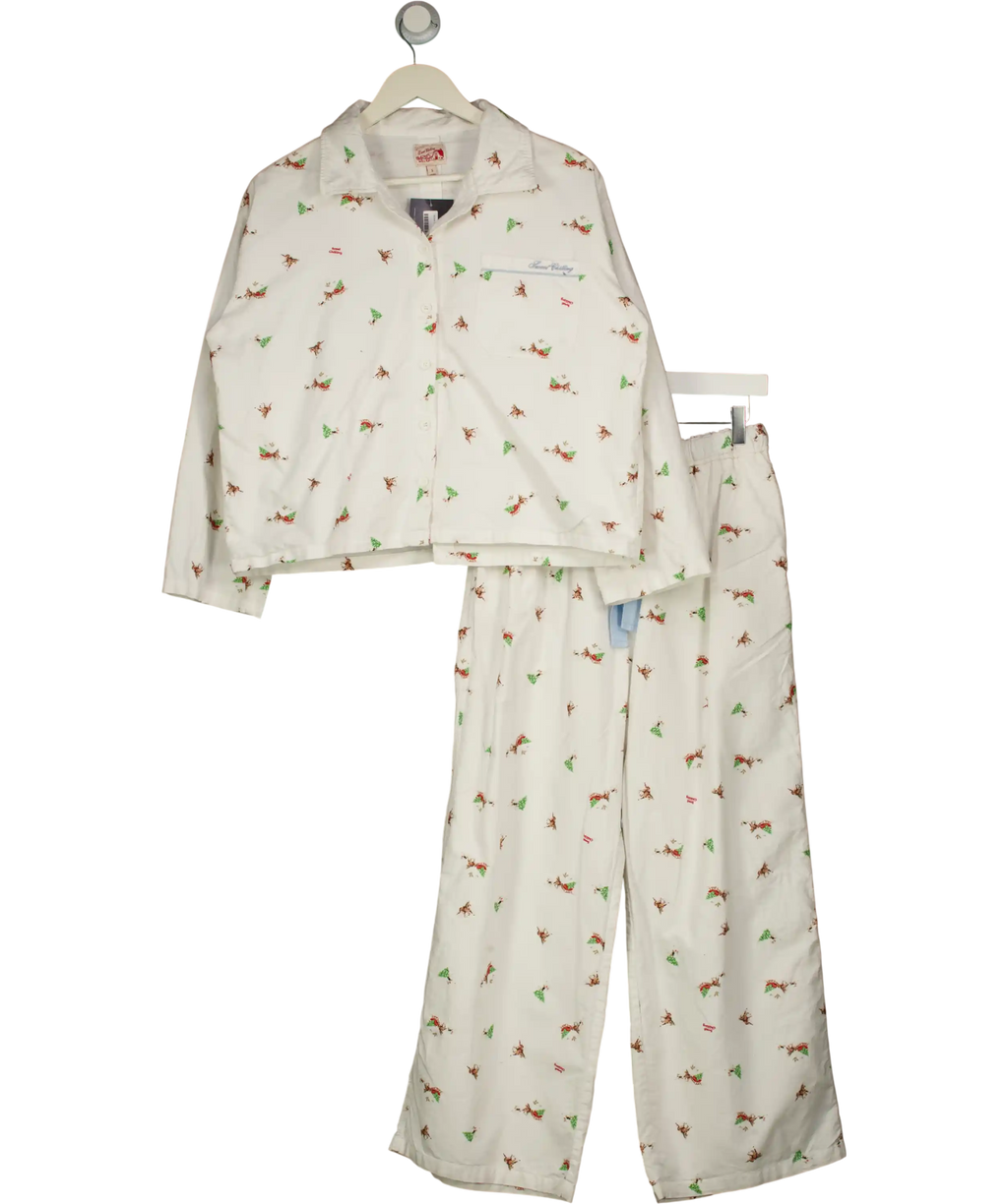 Sweet Chilling White Plush Cozy Bundle UK S