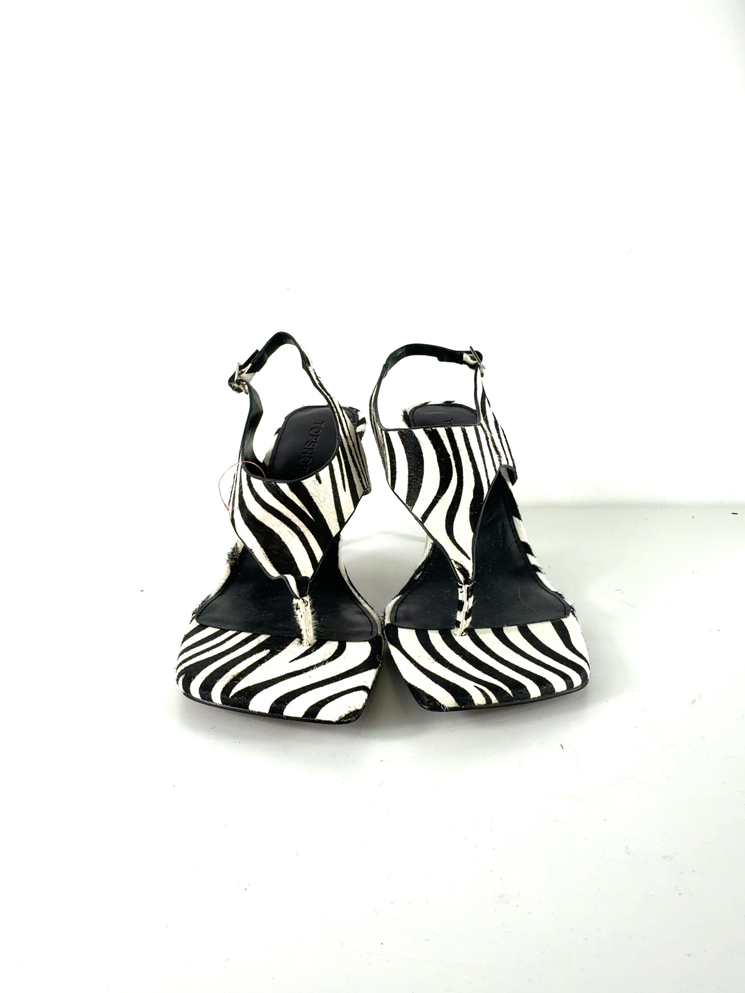 TOPSHOP Black Sandy hair on real leather toe thong high heeled sandal in black and white zebra, size UK 8 EU 41 👠 — detail