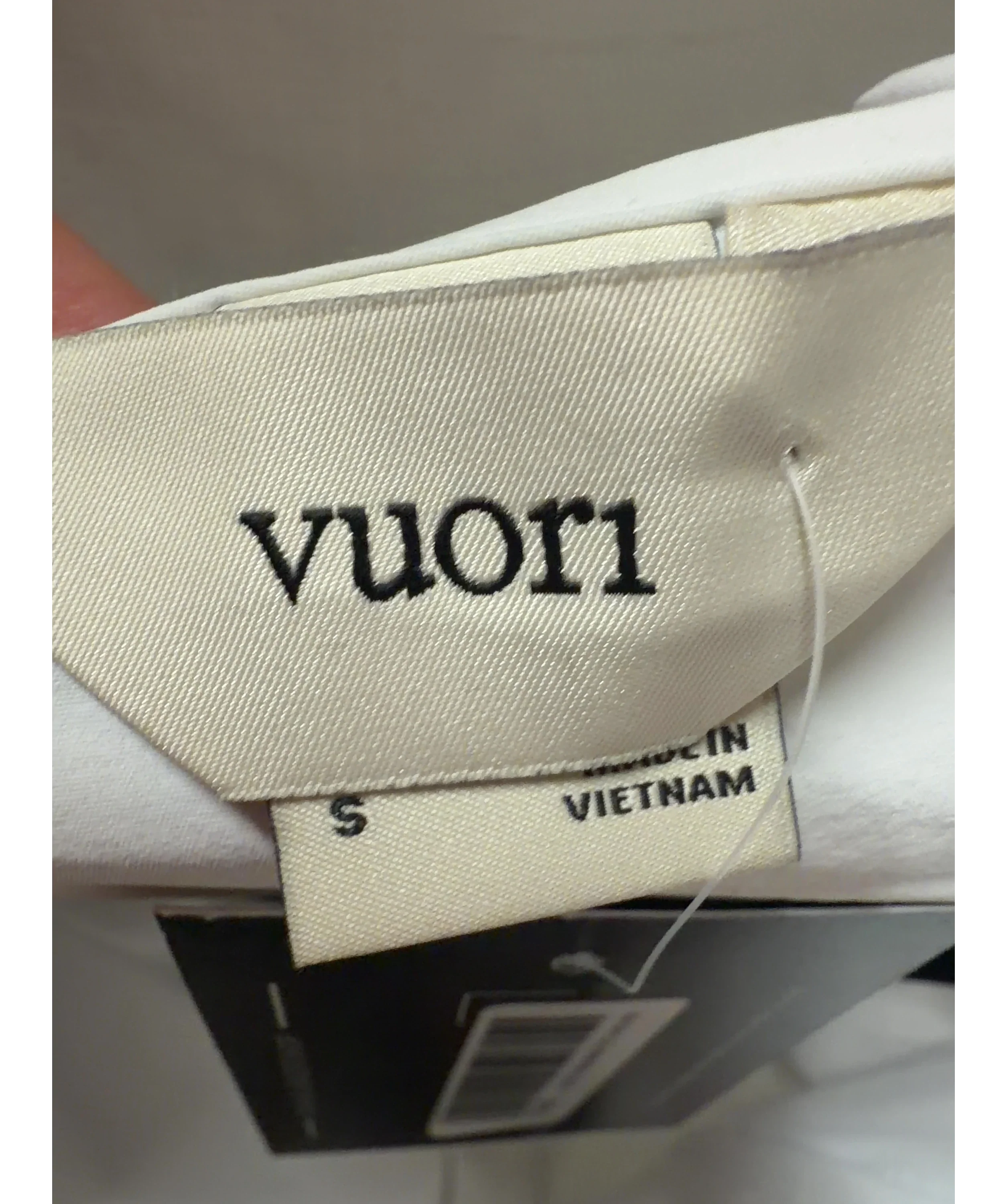 Vuori White Renew Trainer Shell Jacket White, size UK S — detail