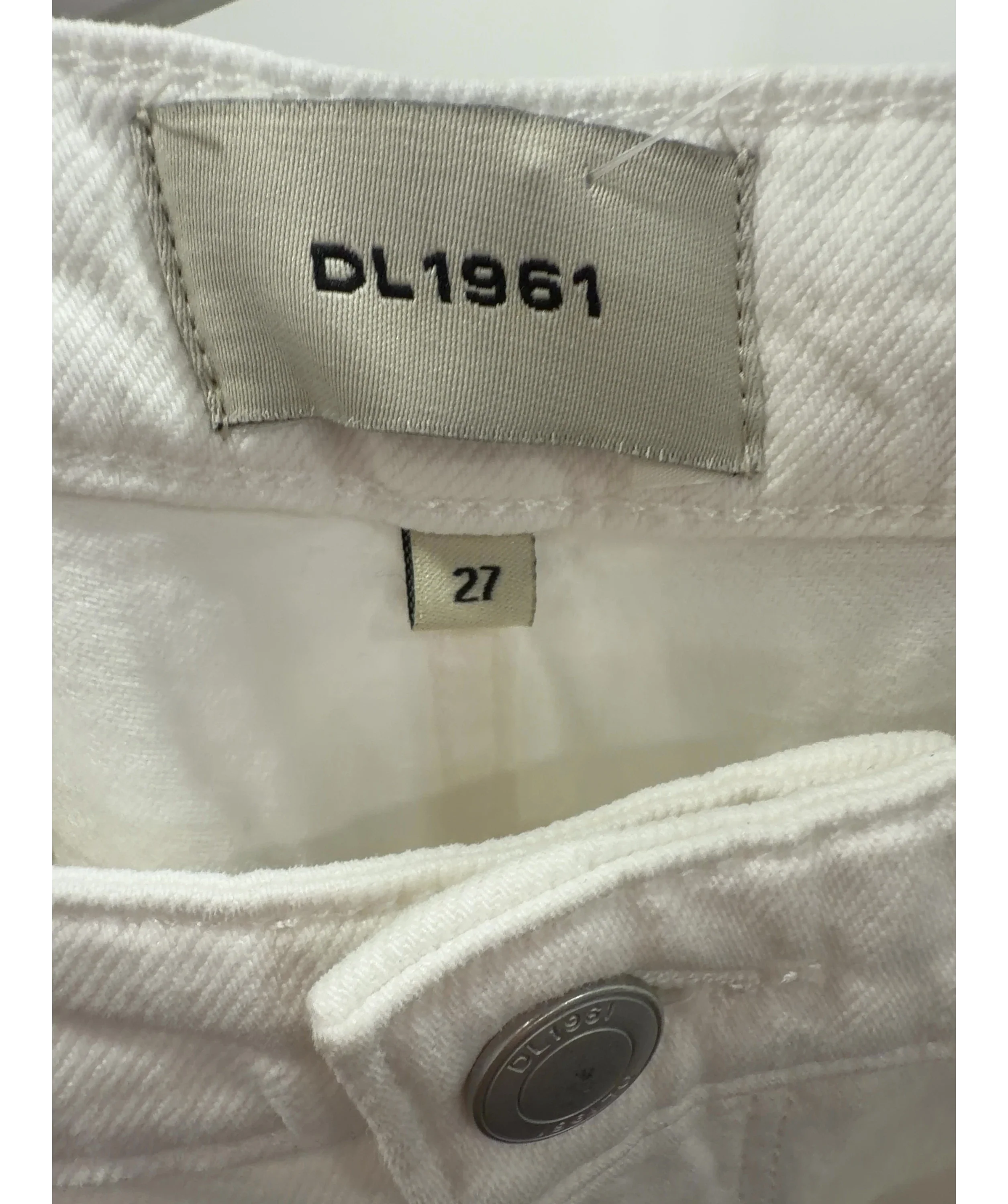 DL1961 White Zoie Wrap Pant White Aura Jeans, size W27 — detail
