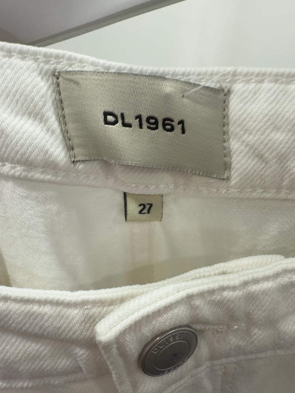 DL1961 White Zoie Wrap Pant White Aura Jeans, size W27 — care label