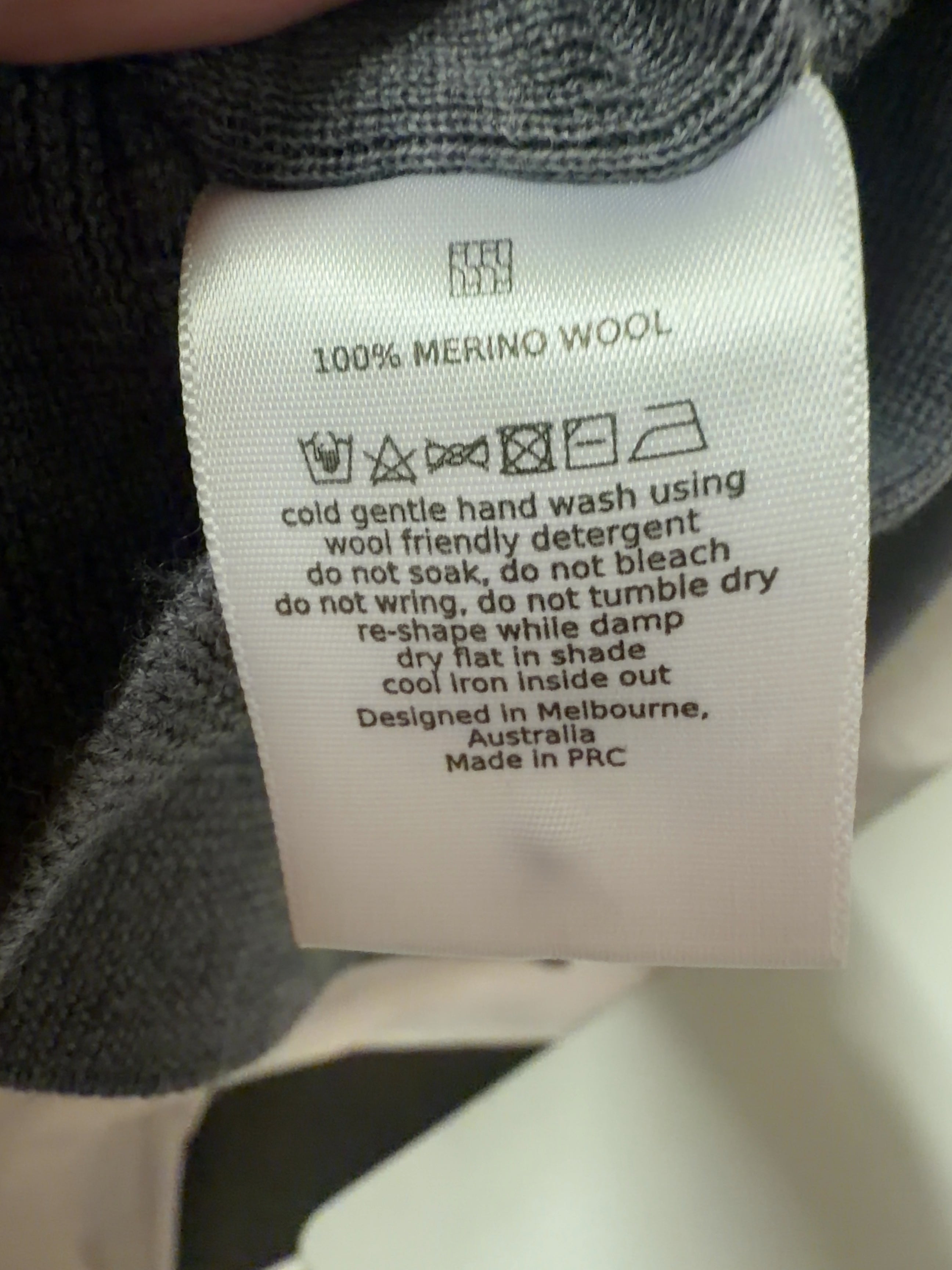 HENNE Grey Grey Long Sleeve Button Polo MERINO WOOL Knit Jumper, size UK S — label