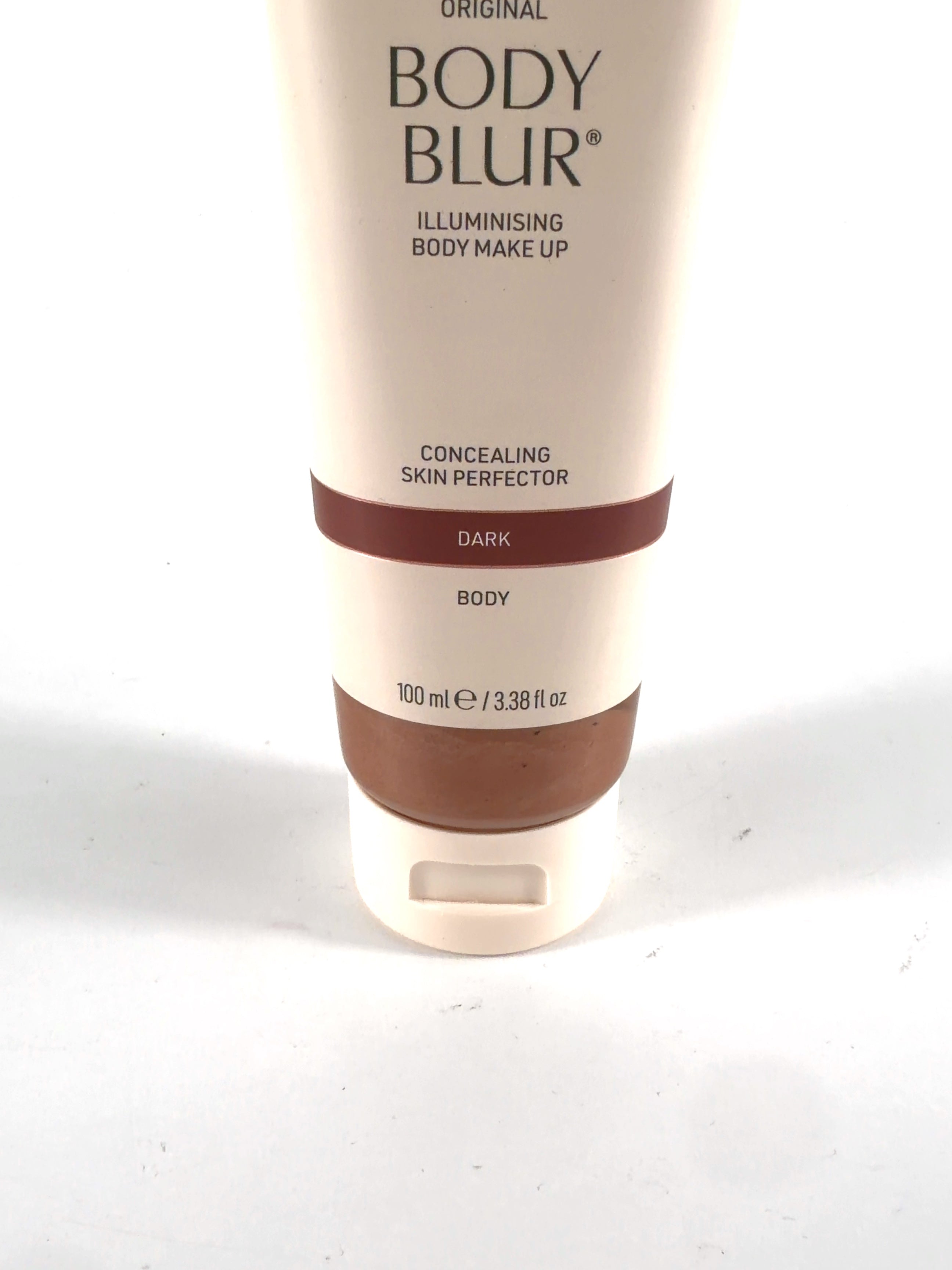Vita Liberata Dark Body Blur Illuminising Body Makeup, size 100ml — detail