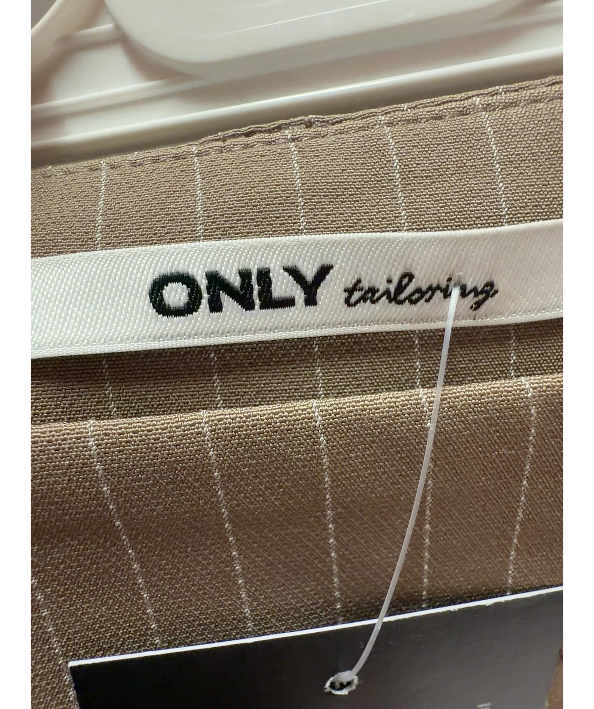 Only Tailoring Pleated Pinstripe Mini Skort Beige 38 UK 10 — Brand